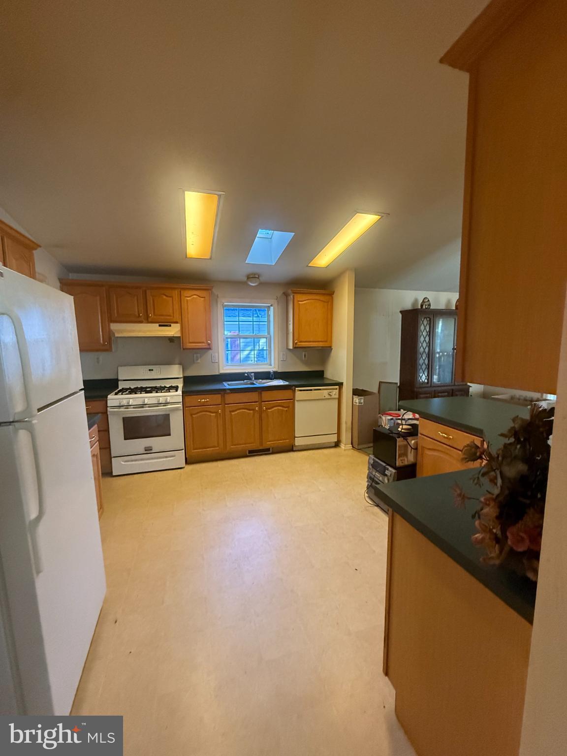 78 OAKMONT DRIVE