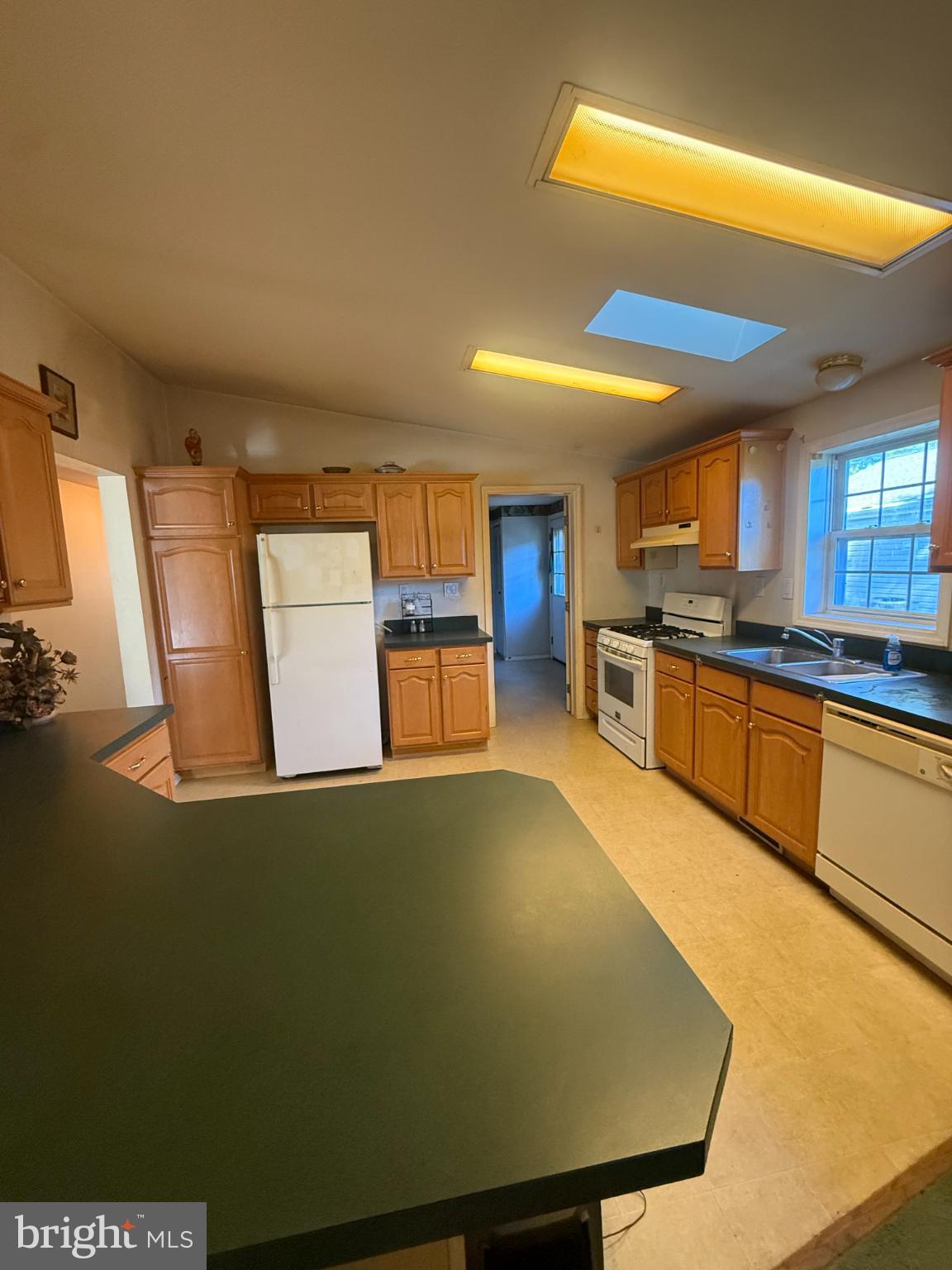 78 OAKMONT DRIVE