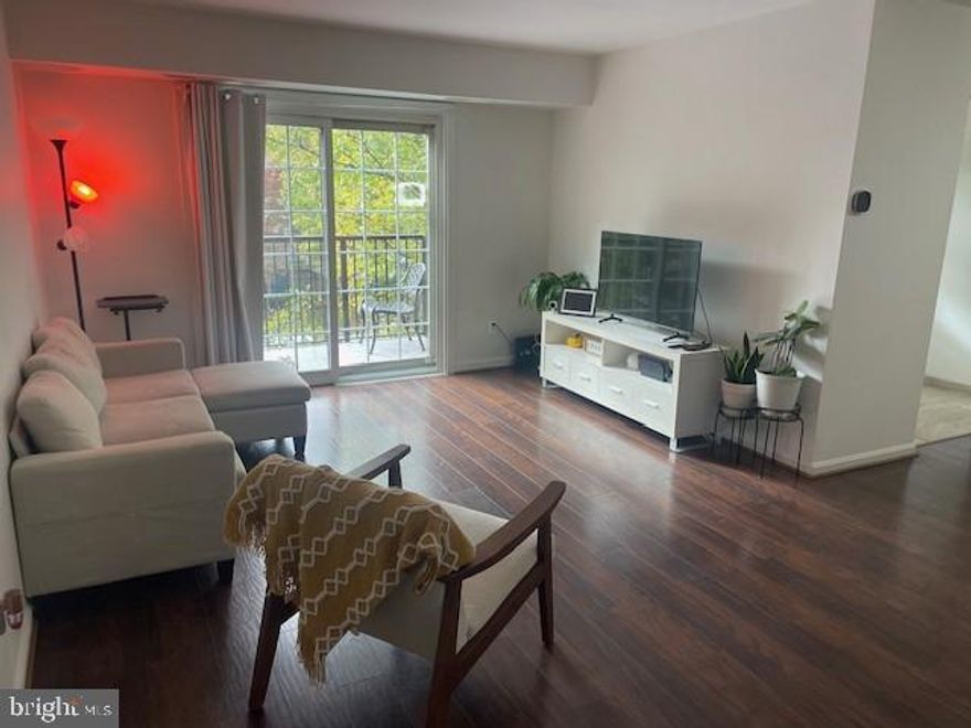 THIS ONE IS THE ONE! EXCELLENT OPPORTUNITY FOR FIRST-TIME HOME BUYERS! VERY SPACIOUS 1 BR, 1 FULL BA CONDOMINIO, ALL UTILITIES INCLUDED, SEE PICTURES, IT SHOWS VERY WELL! A LOT OF UPGRADES! CLOSE TO I-395, 495, LANDMARK MALL, SHOPS, RESTAURANTS, NEAR EVERYTHING, EVEN OLD TOWN ALEXANDRIA! MINUTES FROM FUTURE INOVA HOSPITAL COMPLEX!