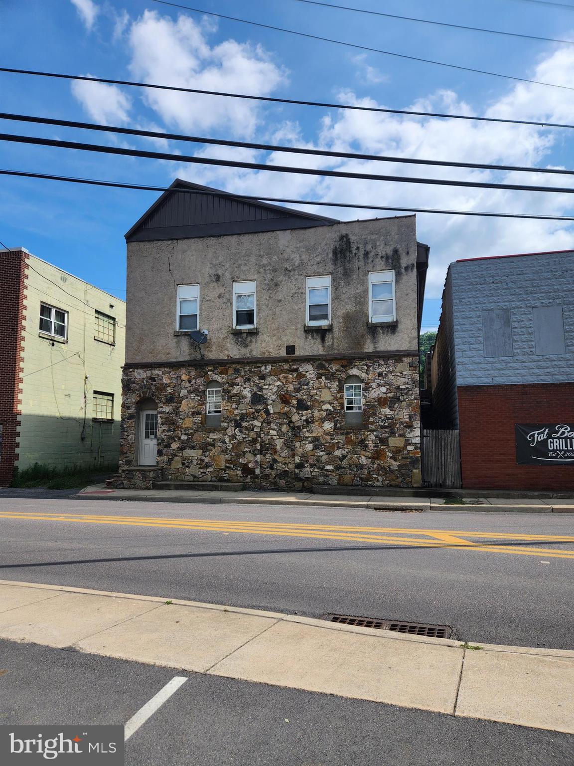 Nice apartment in Keyser features 2 bedrooms, 1 bathroom, kitchen, living room, laundry in unit and parking. Trash included.
