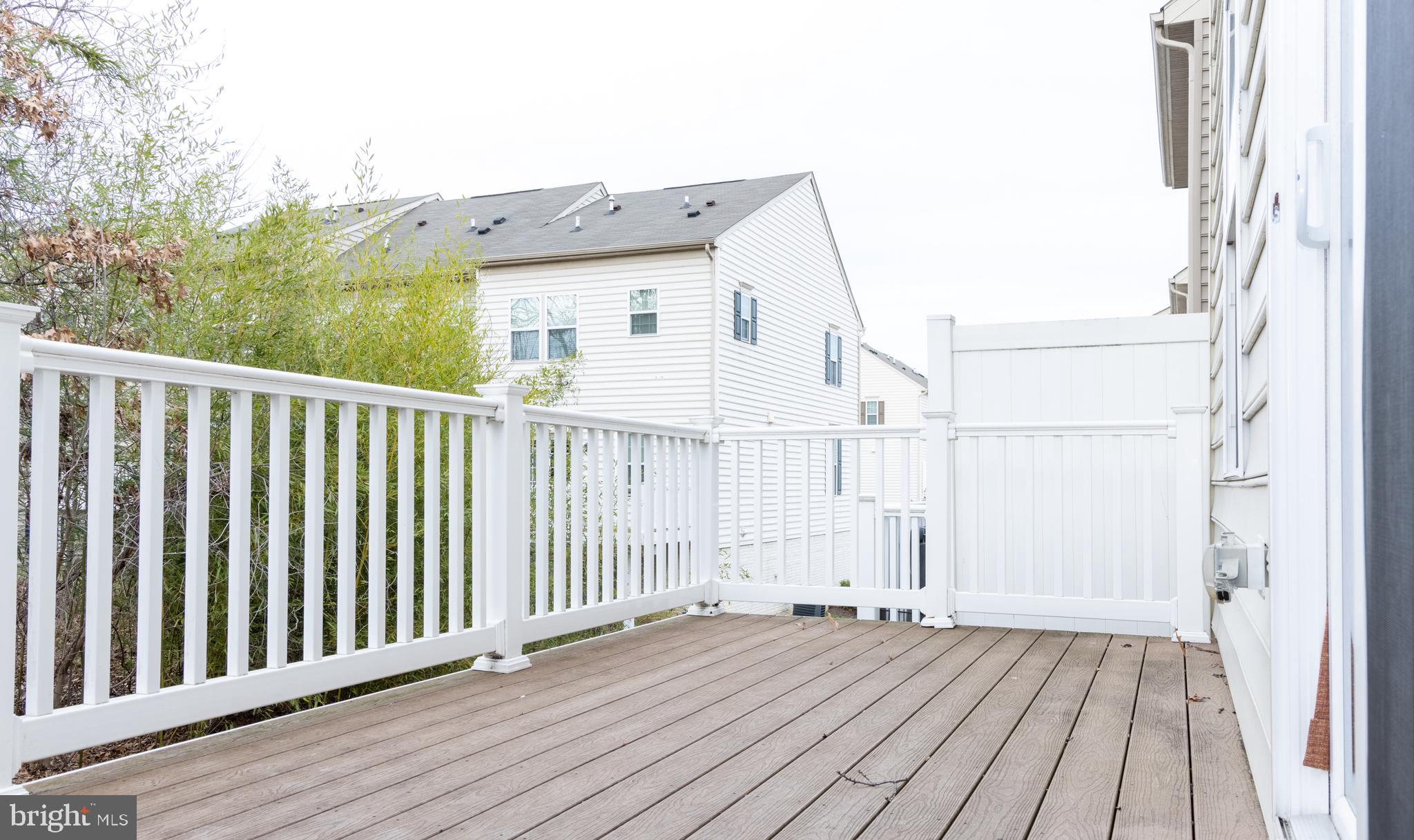 HOWARD SQUARE - Residential