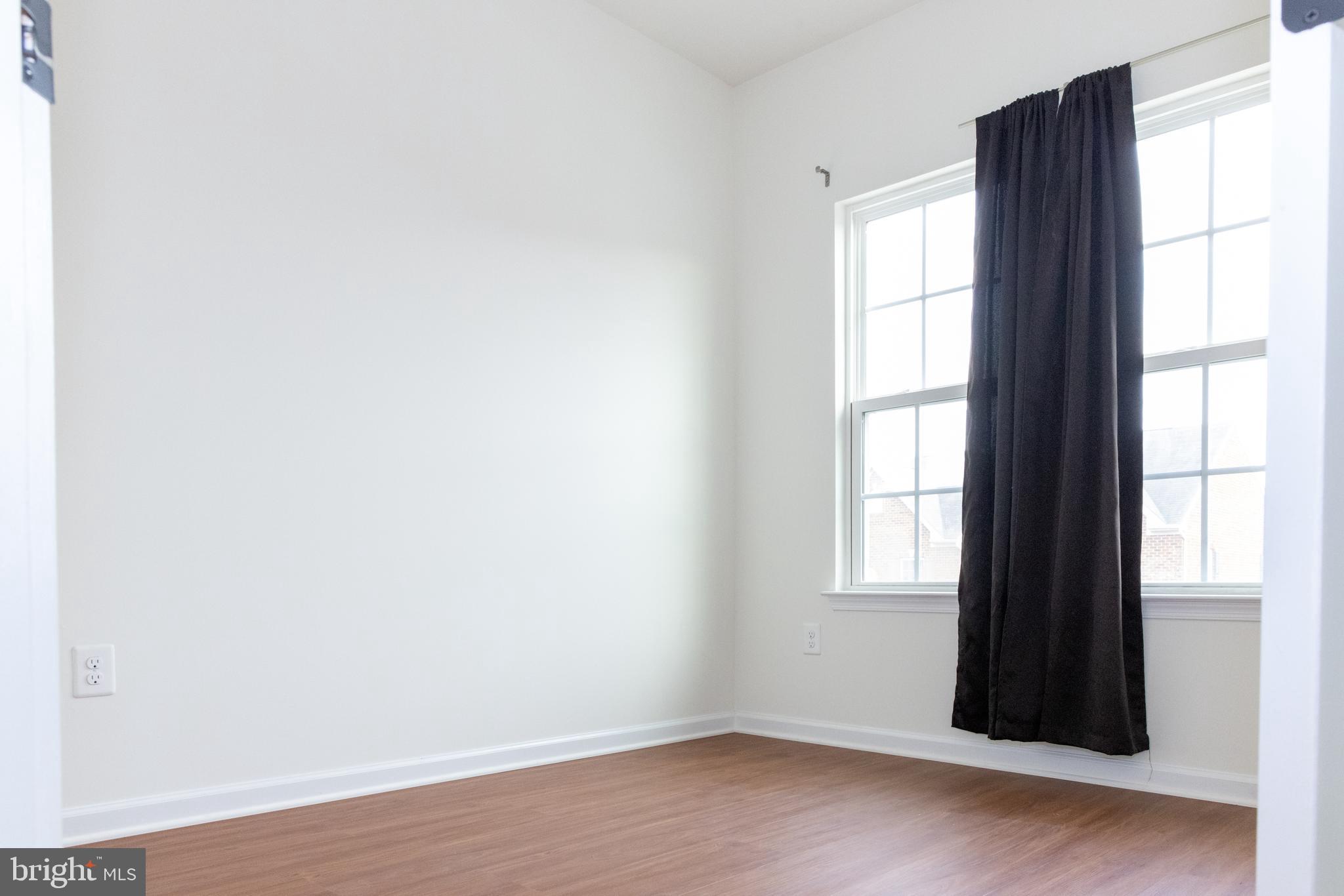 HOWARD SQUARE - Residential