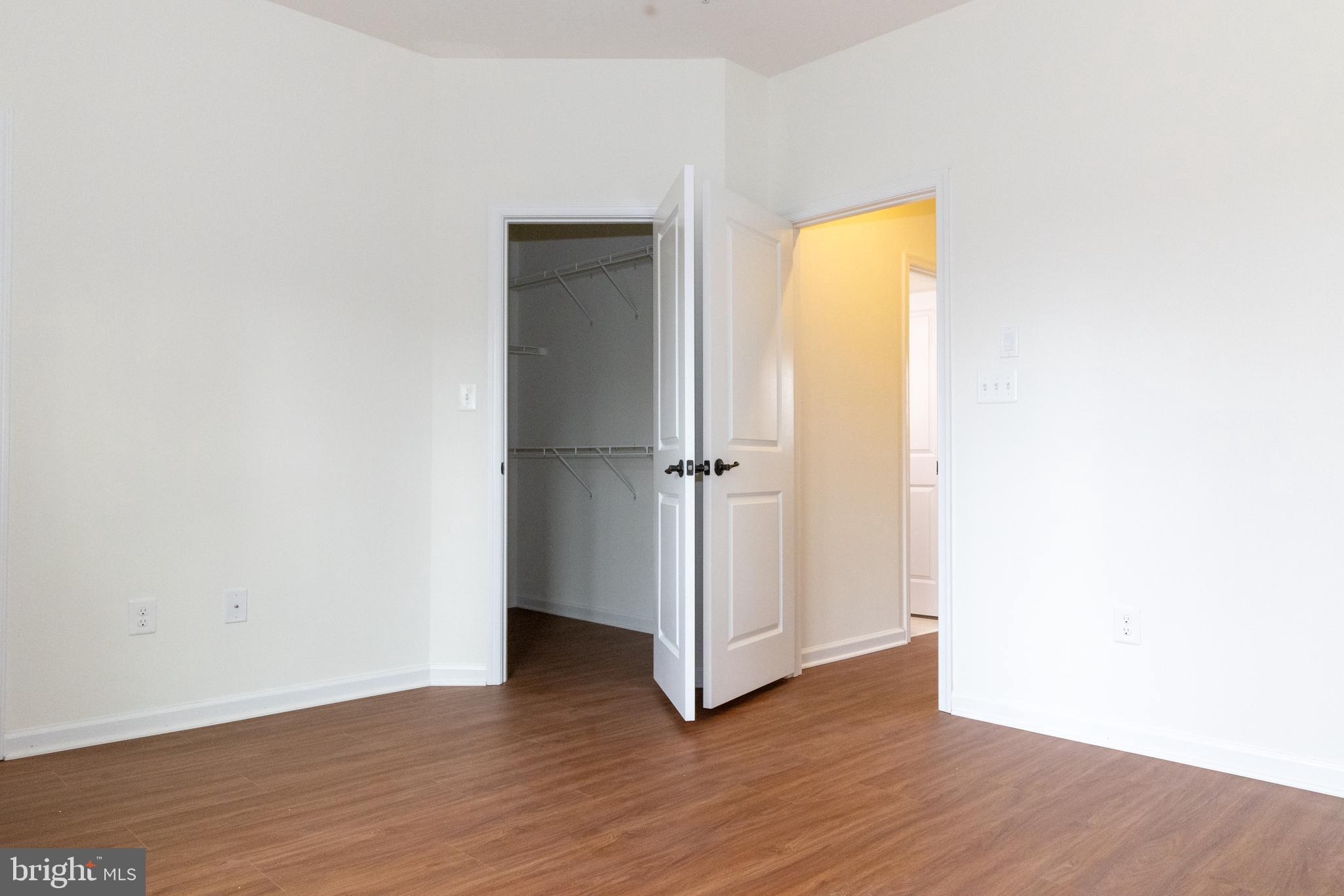 HOWARD SQUARE - Residential