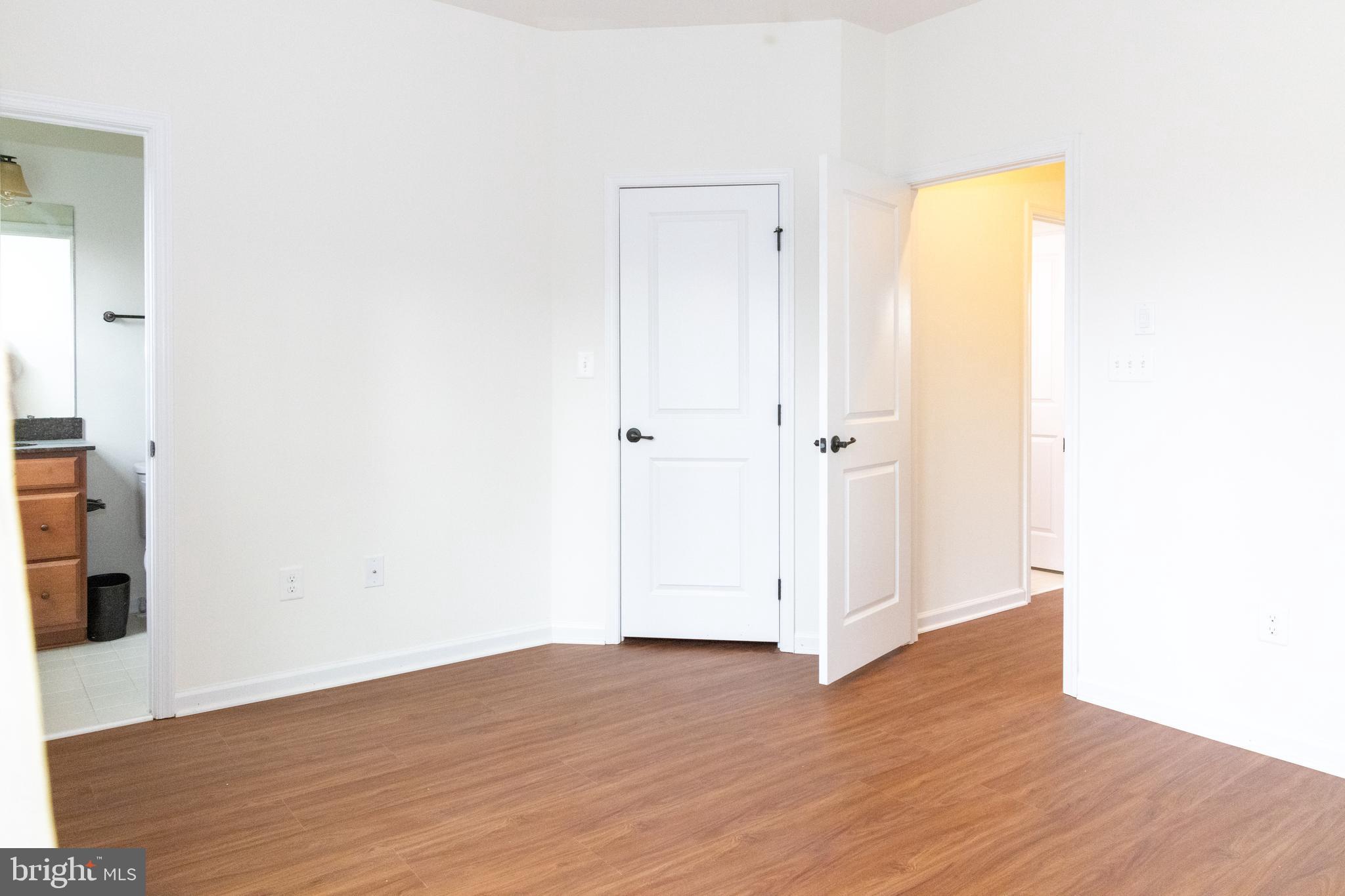 HOWARD SQUARE - Residential