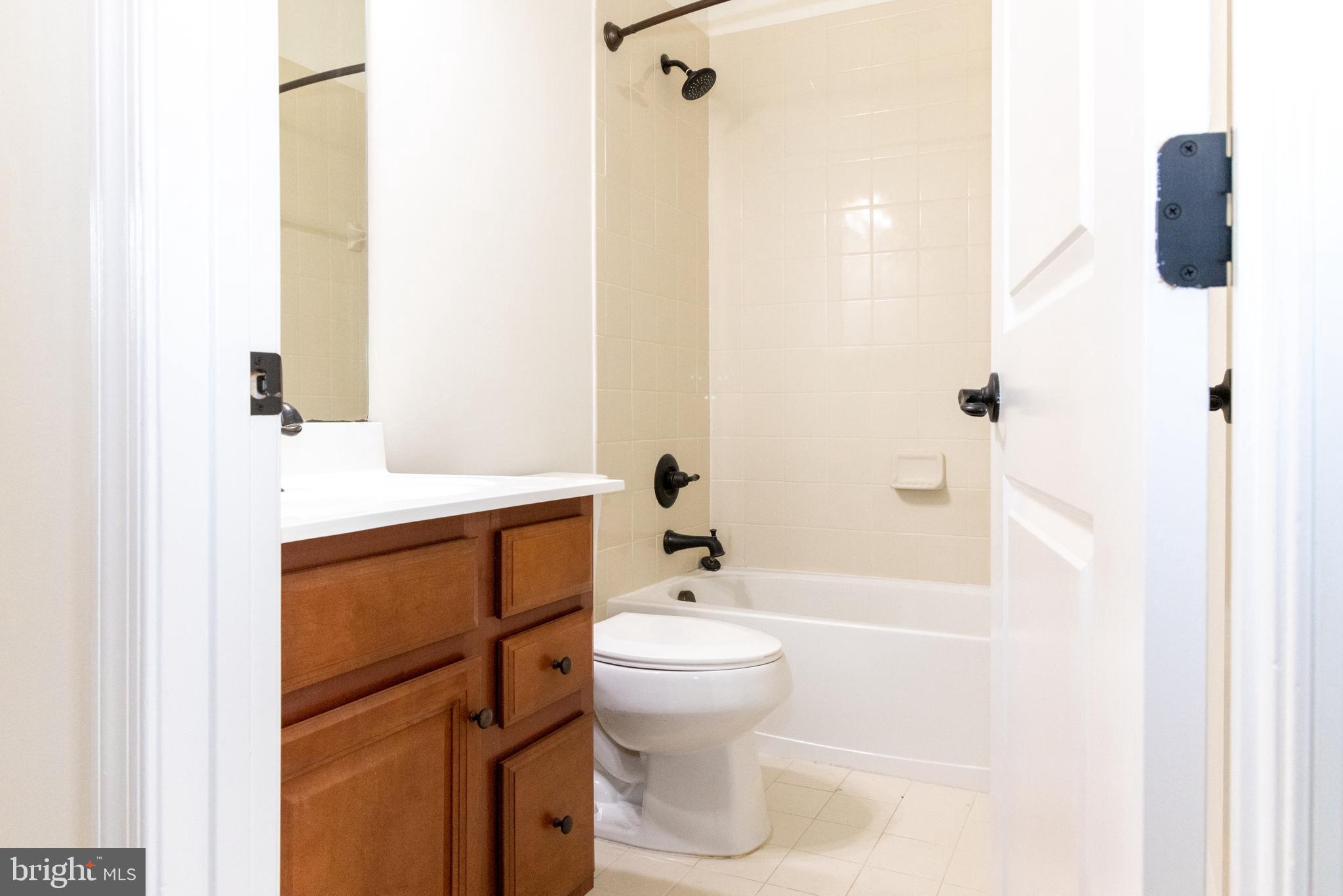 HOWARD SQUARE - Residential