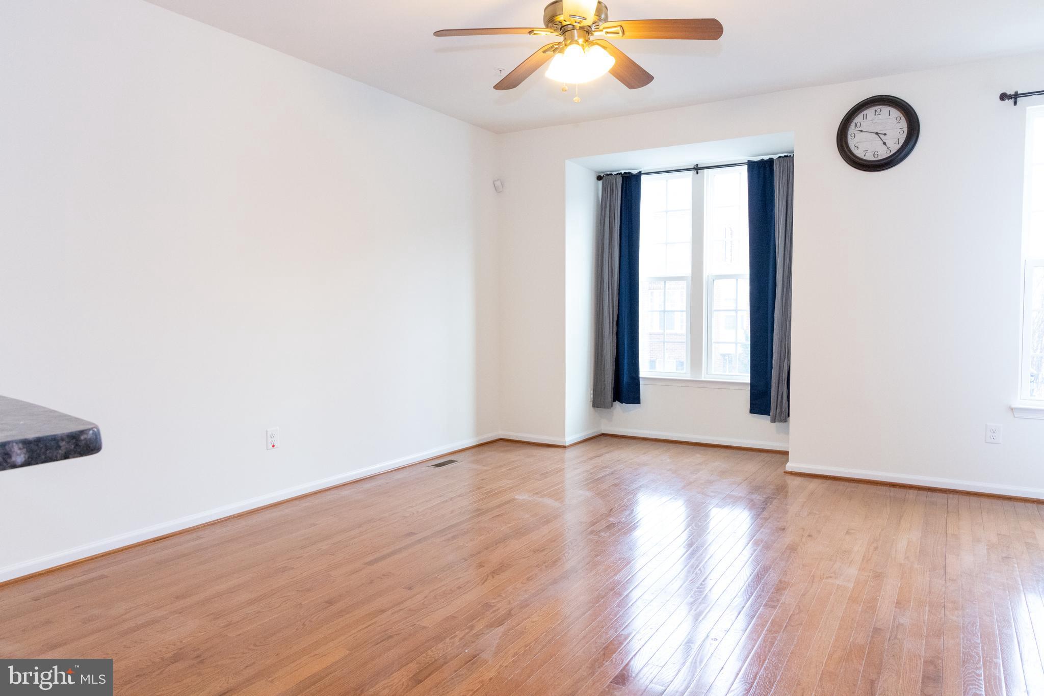 HOWARD SQUARE - Residential