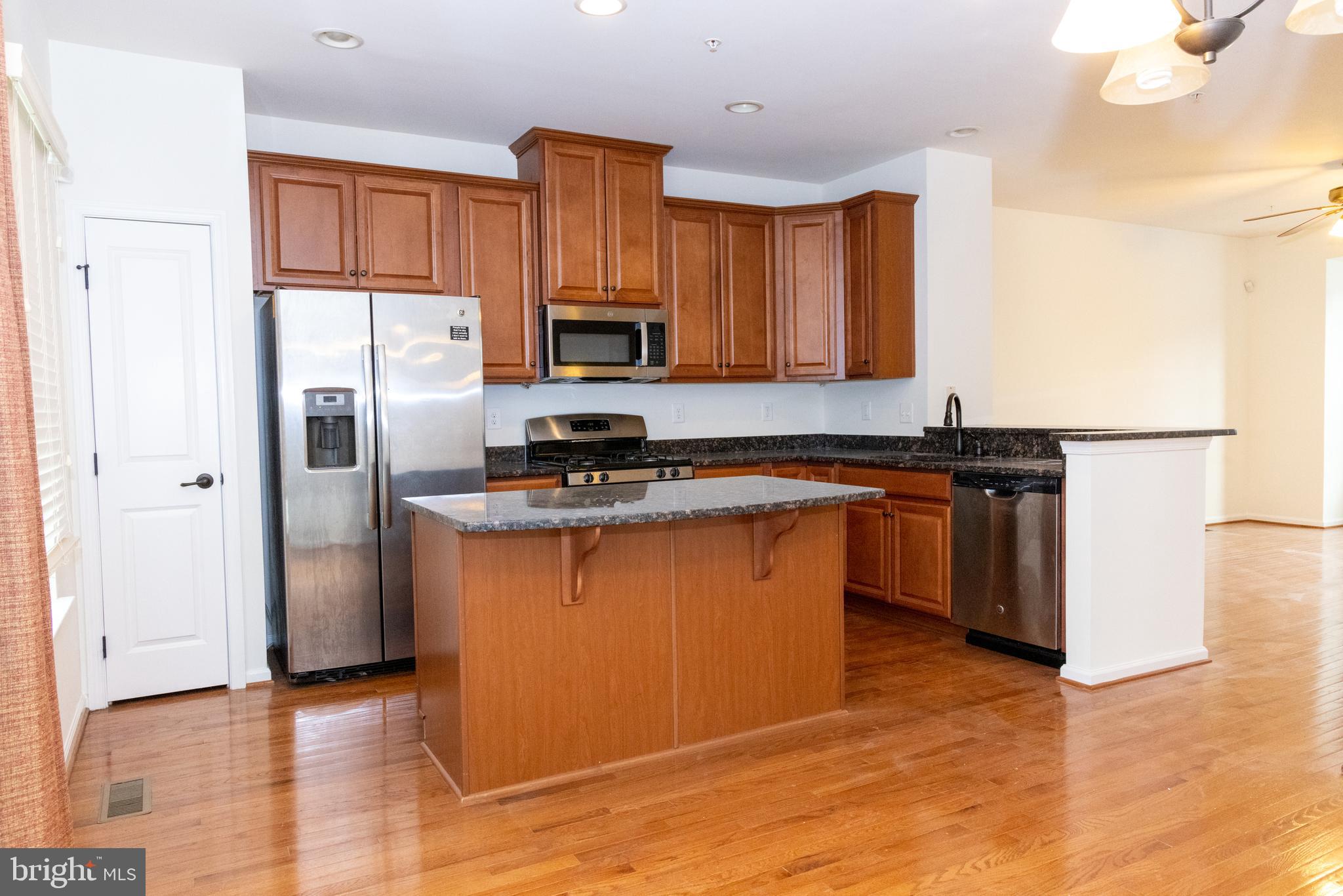 HOWARD SQUARE - Residential