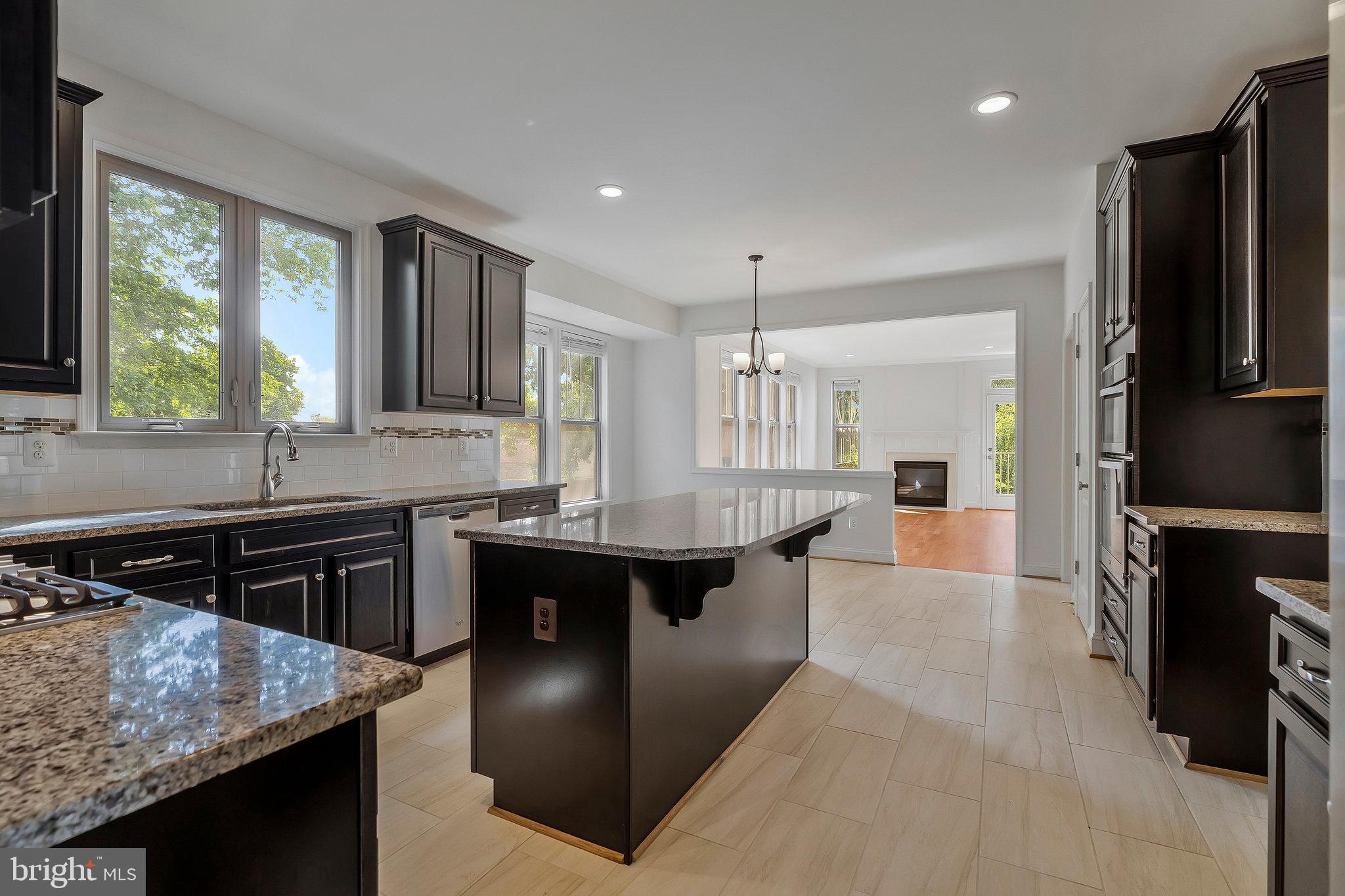 VALLEY VIEW ESTATES - Residential Lease