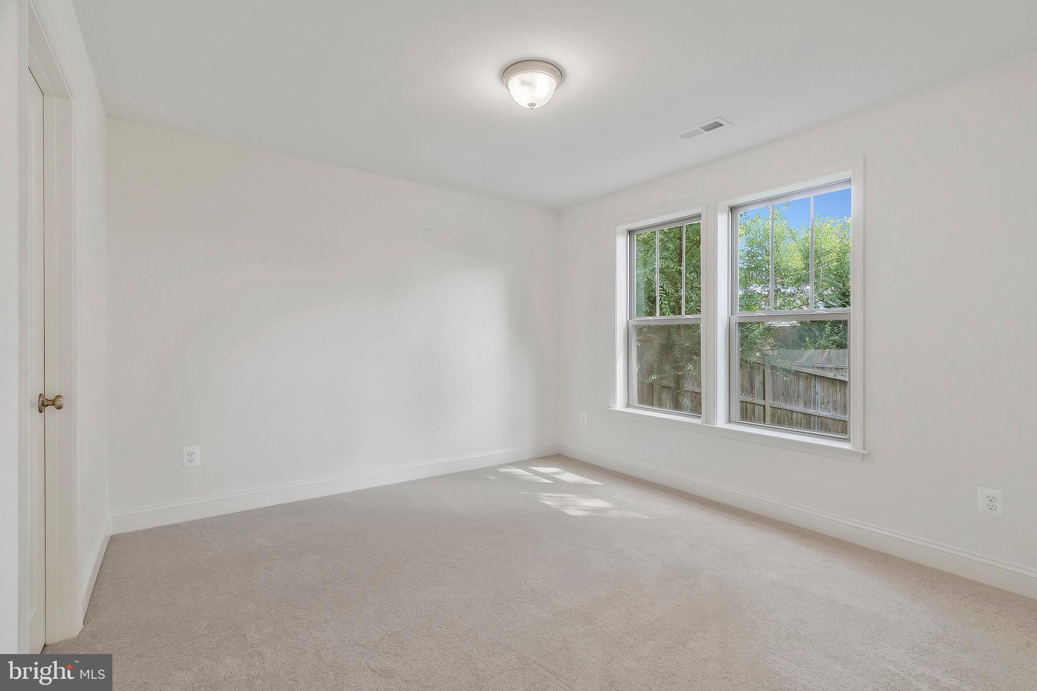 VALLEY VIEW ESTATES - Residential Lease