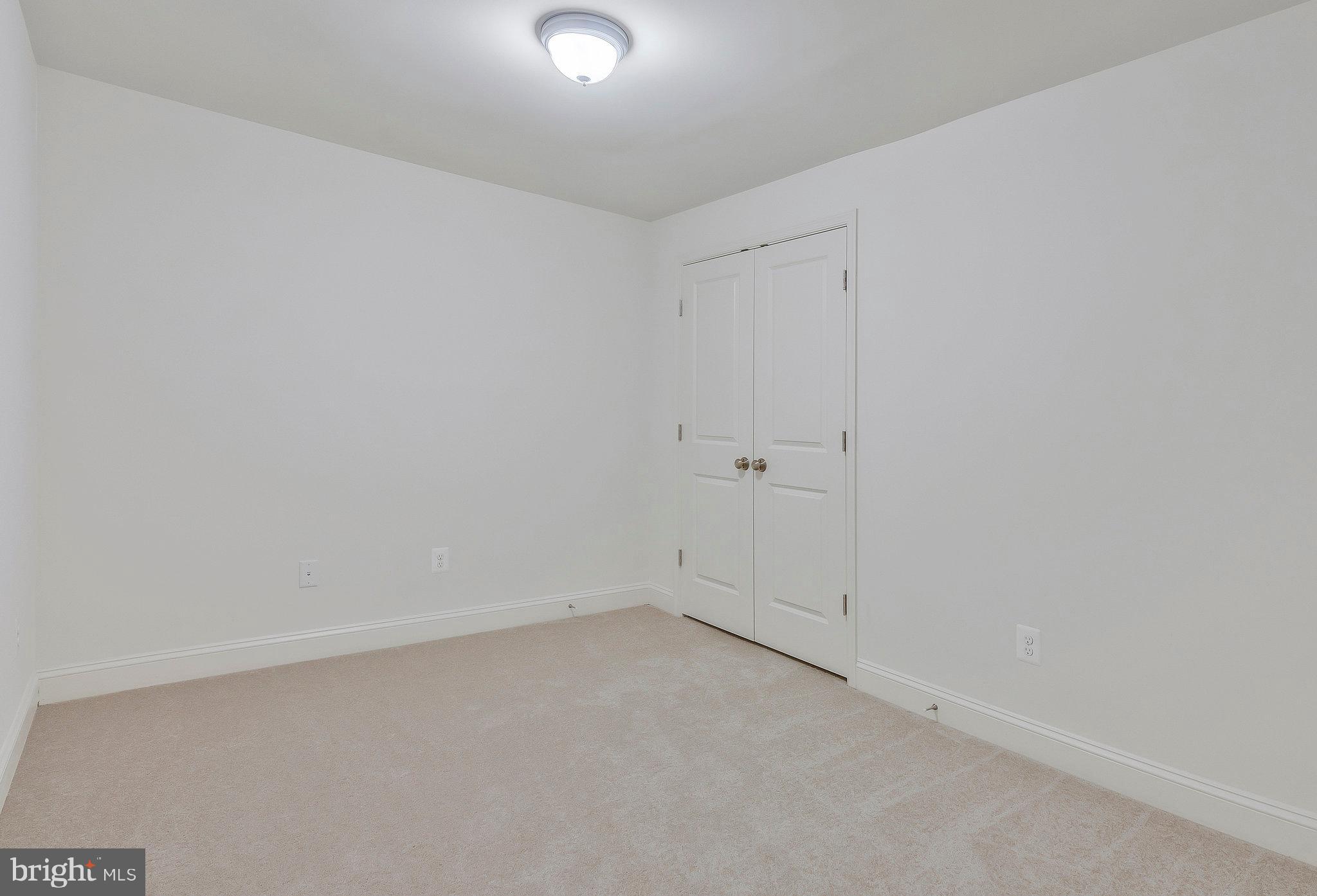 VALLEY VIEW ESTATES - Residential Lease