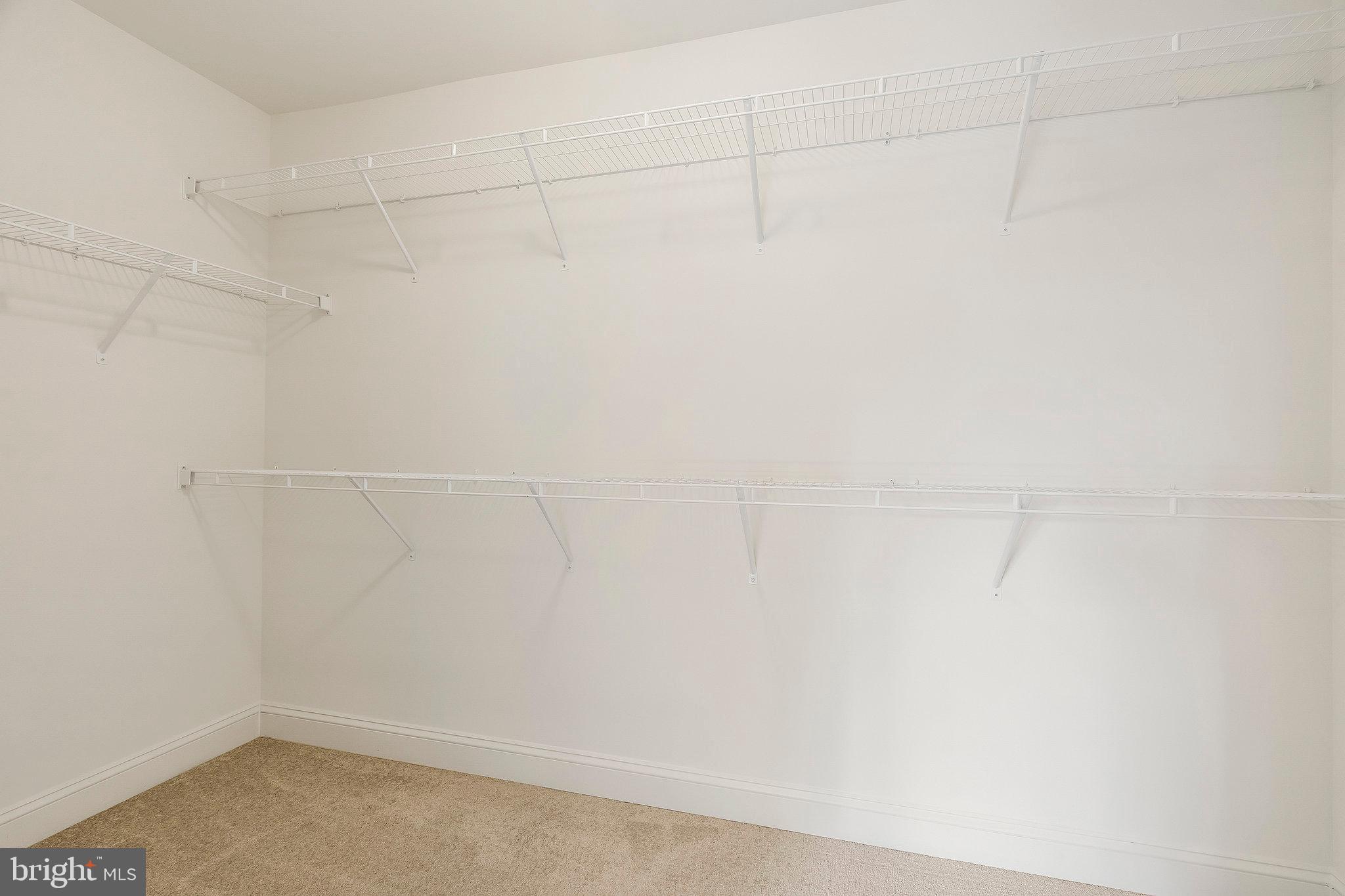 VALLEY VIEW ESTATES - Residential Lease