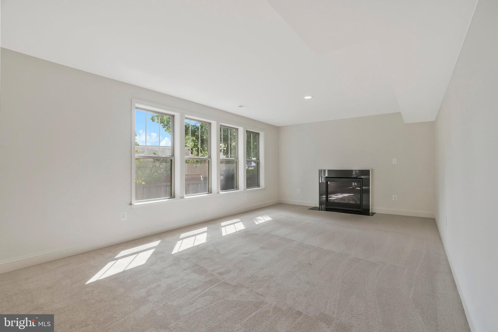 VALLEY VIEW ESTATES - Residential Lease