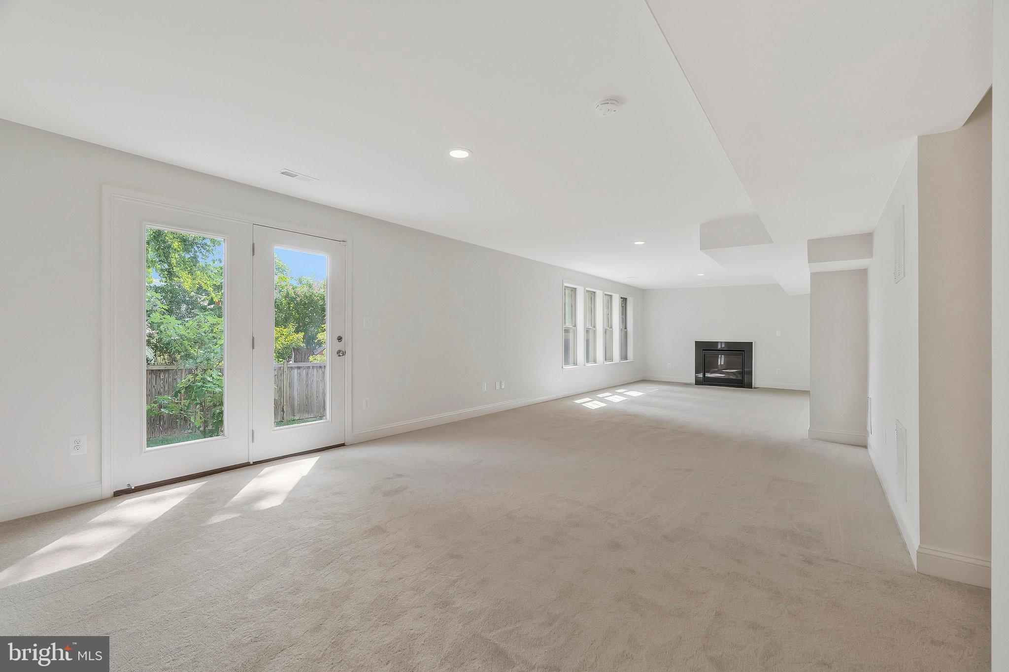 VALLEY VIEW ESTATES - Residential Lease