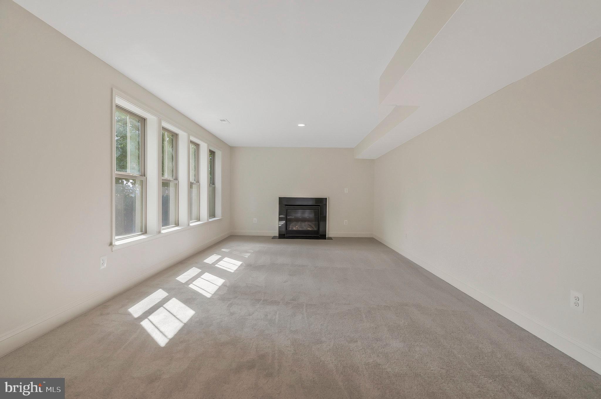 VALLEY VIEW ESTATES - Residential Lease