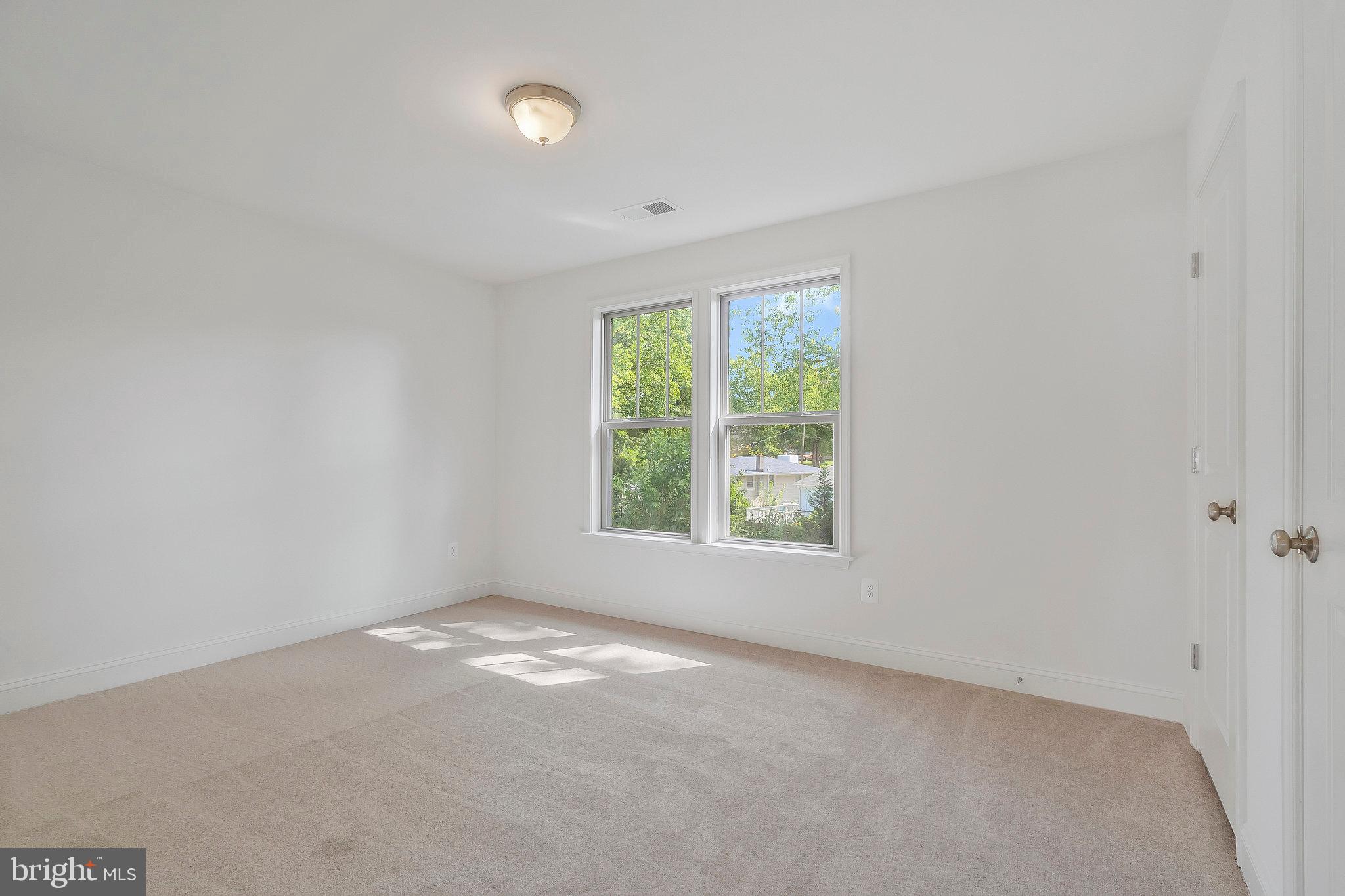 VALLEY VIEW ESTATES - Residential Lease