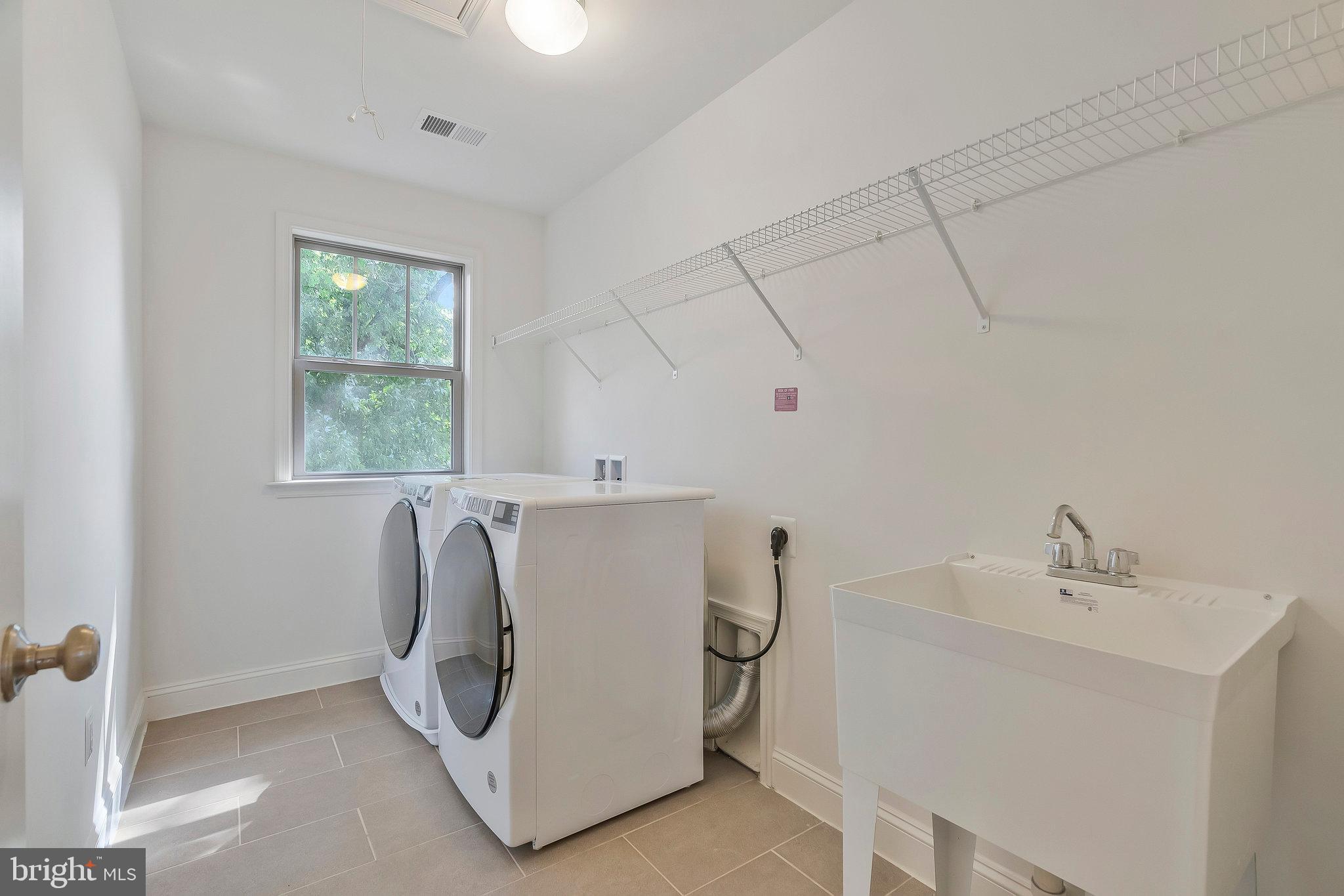 VALLEY VIEW ESTATES - Residential Lease