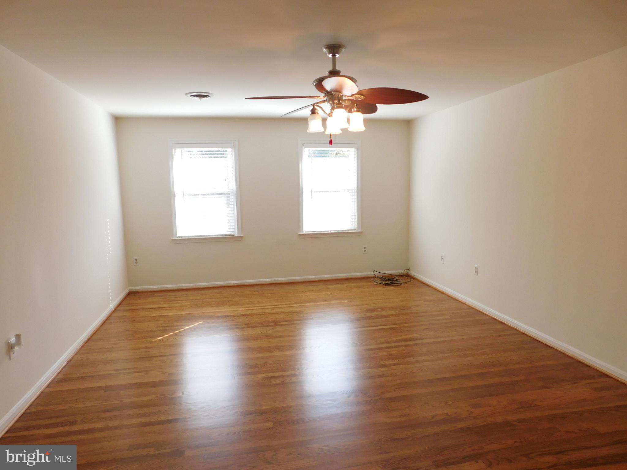 VALLEY LEE - Residential