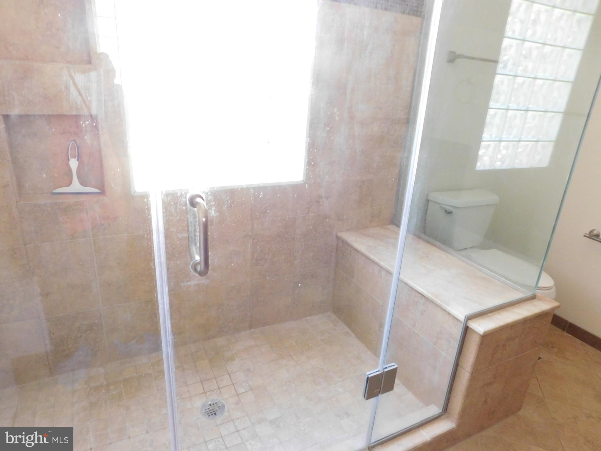 VALLEY LEE - Residential