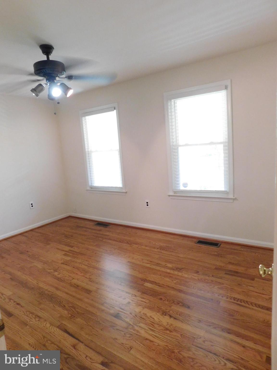 VALLEY LEE - Residential