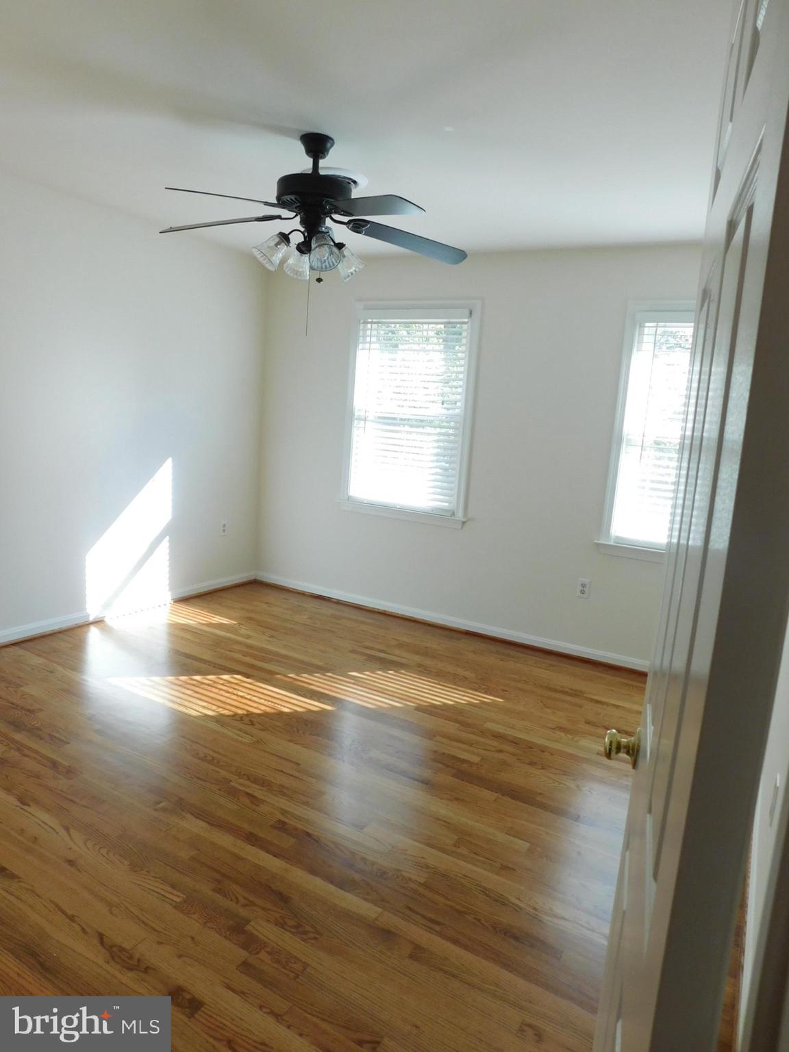 VALLEY LEE - Residential