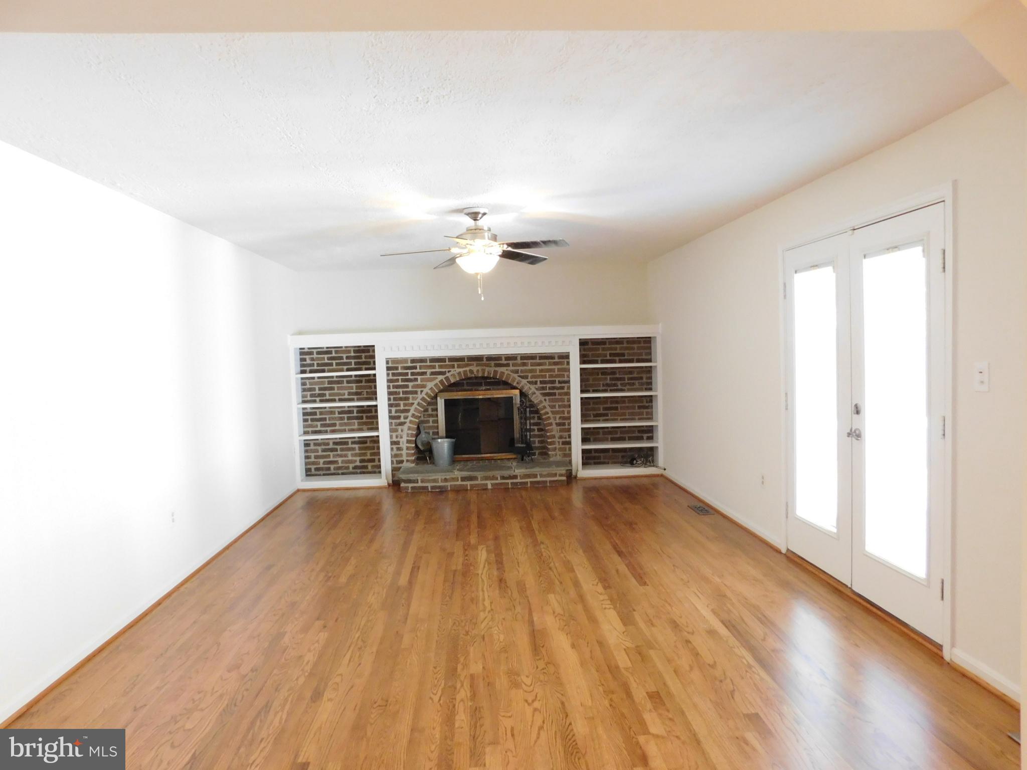 VALLEY LEE - Residential