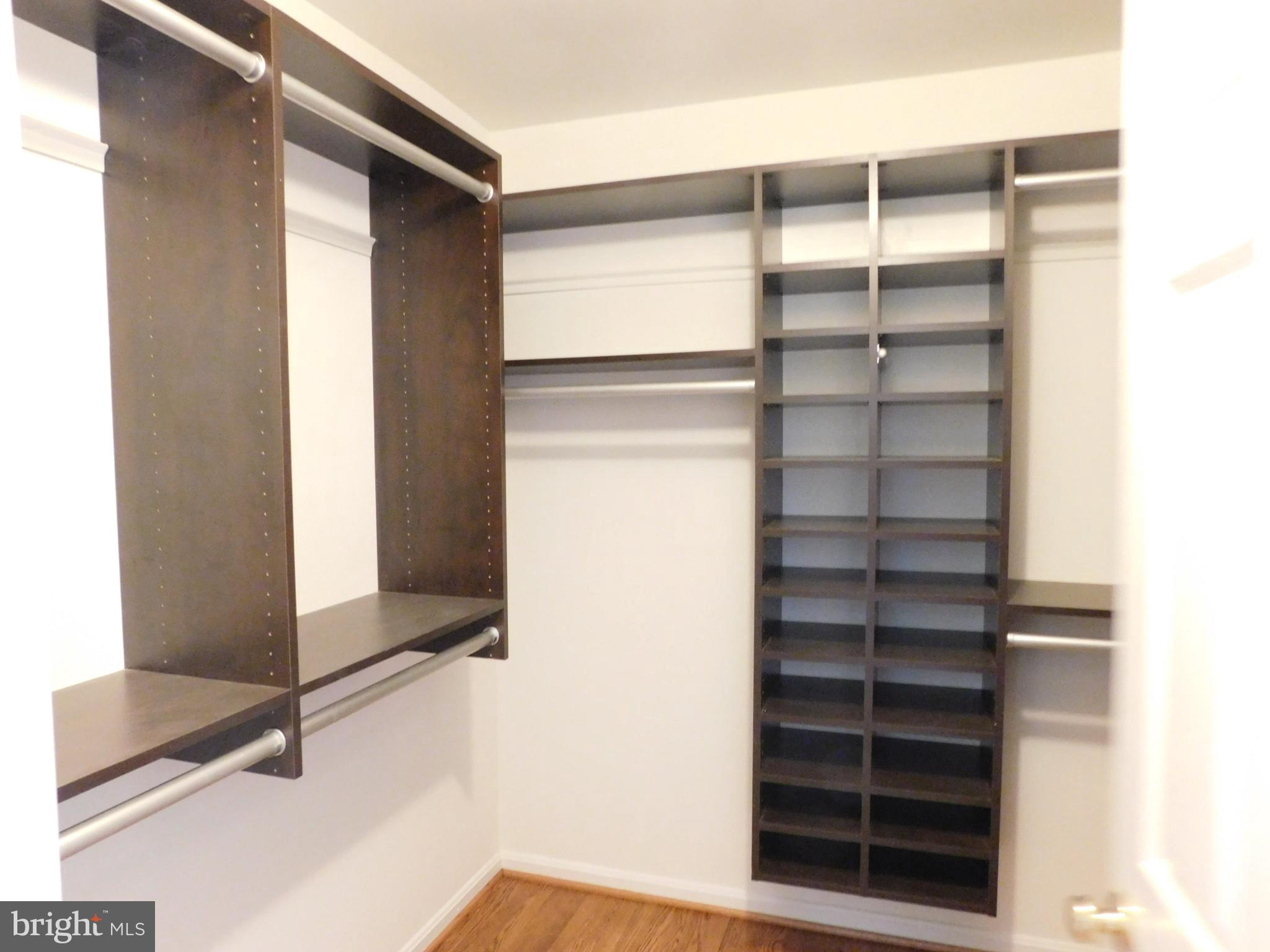 VALLEY LEE - Residential