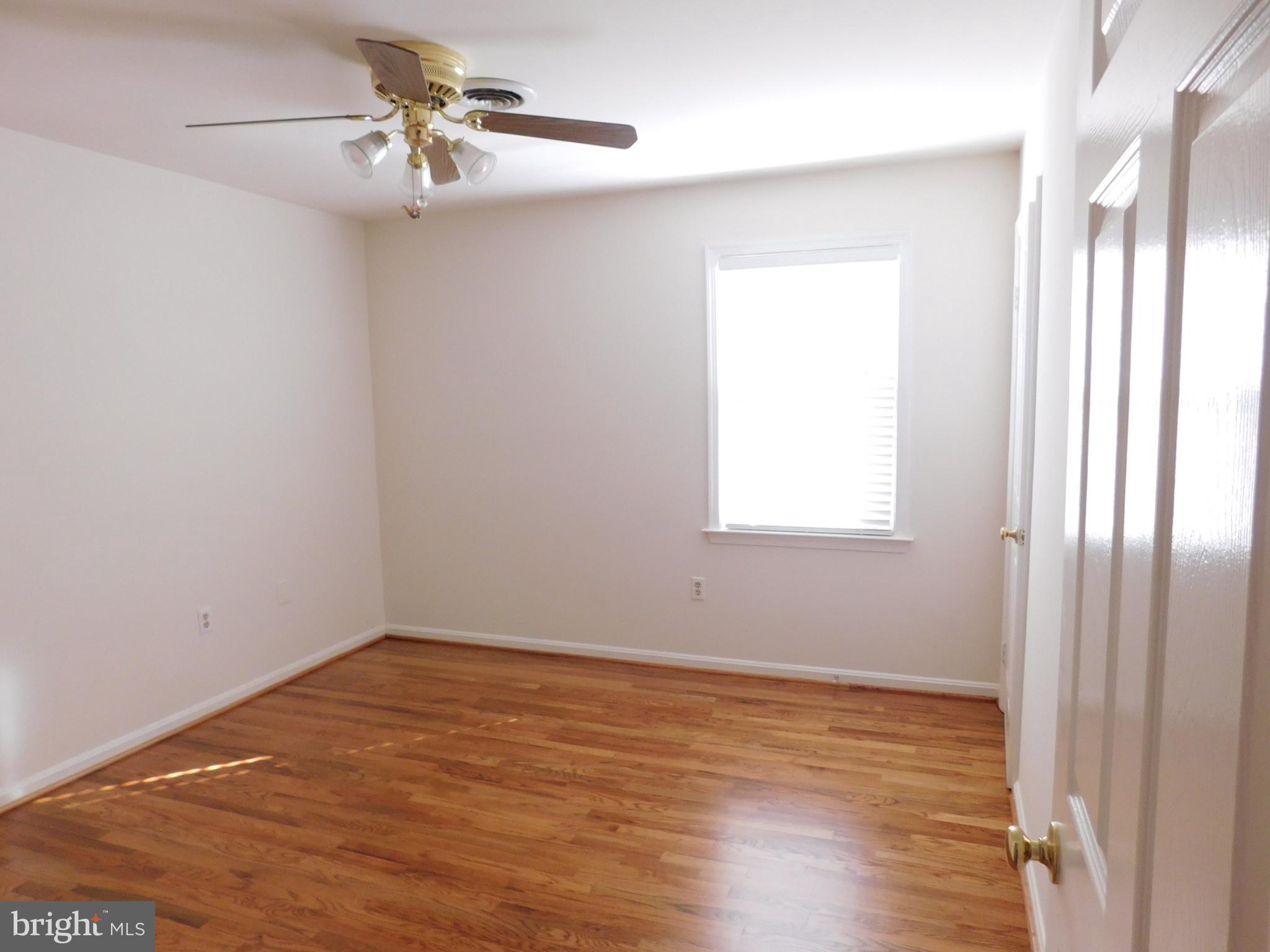 VALLEY LEE - Residential