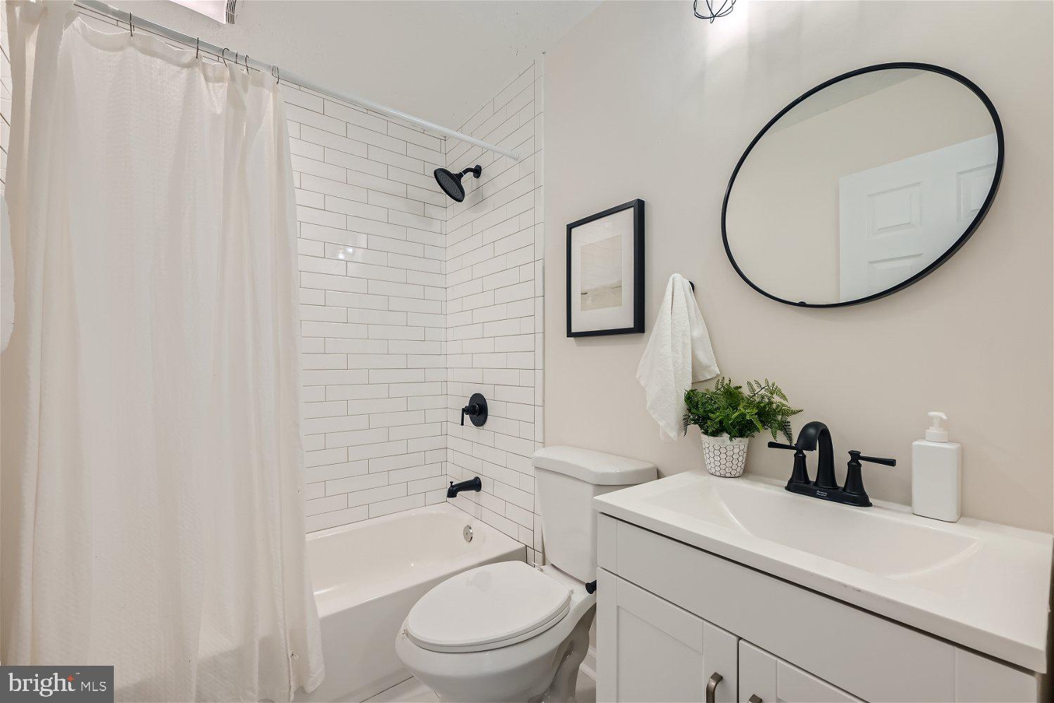 TRUXTON HEIGHTS - Residential Income