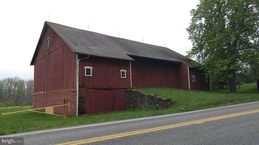 Beautiful rolling hills with approximately 1000 Ft of road frontage and bordering Deer Valley Golf Course at one end - an idyllic setting for a new home development here. Zoning is Residential Agriculture. Lovely country setting yet quick jaunt to most conveniences. Farmhouse, barn and outbuildings in total disrepair - value is in the land. Currently in Clean & Green.  Desirable Lower Dauphin schools.  Loads of potential and possibilities to be explored here!