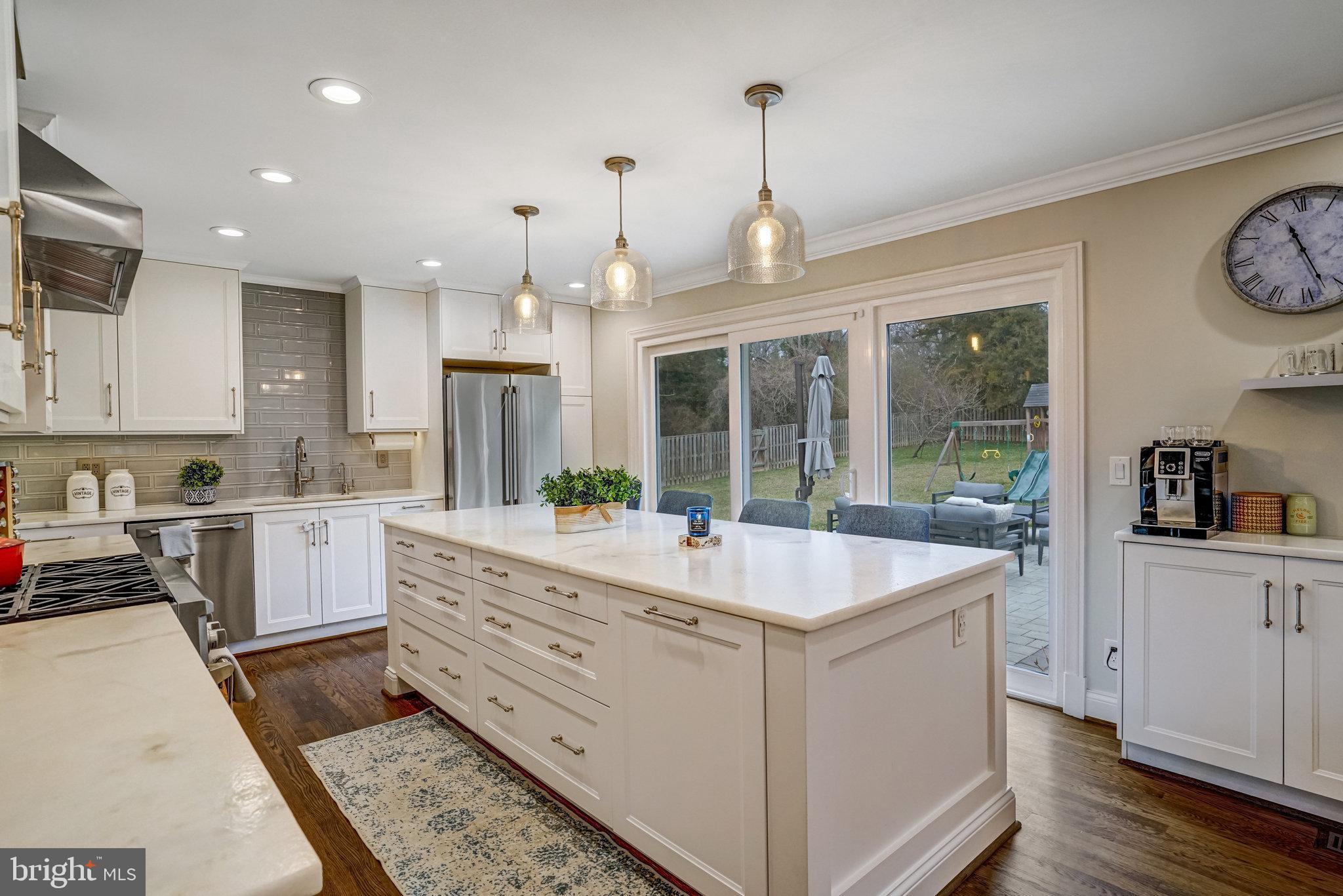 PINECREST - Residential