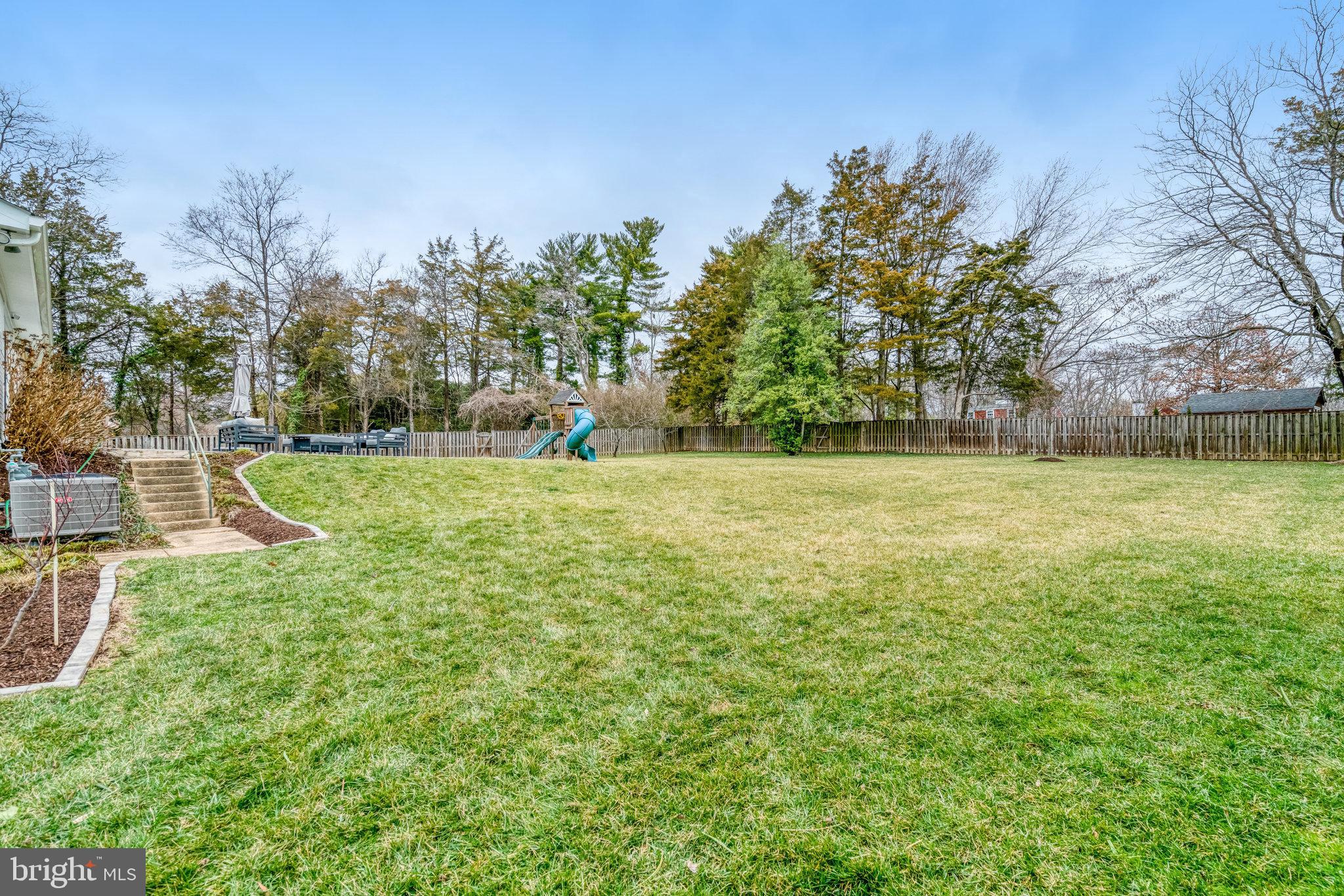 PINECREST - Residential