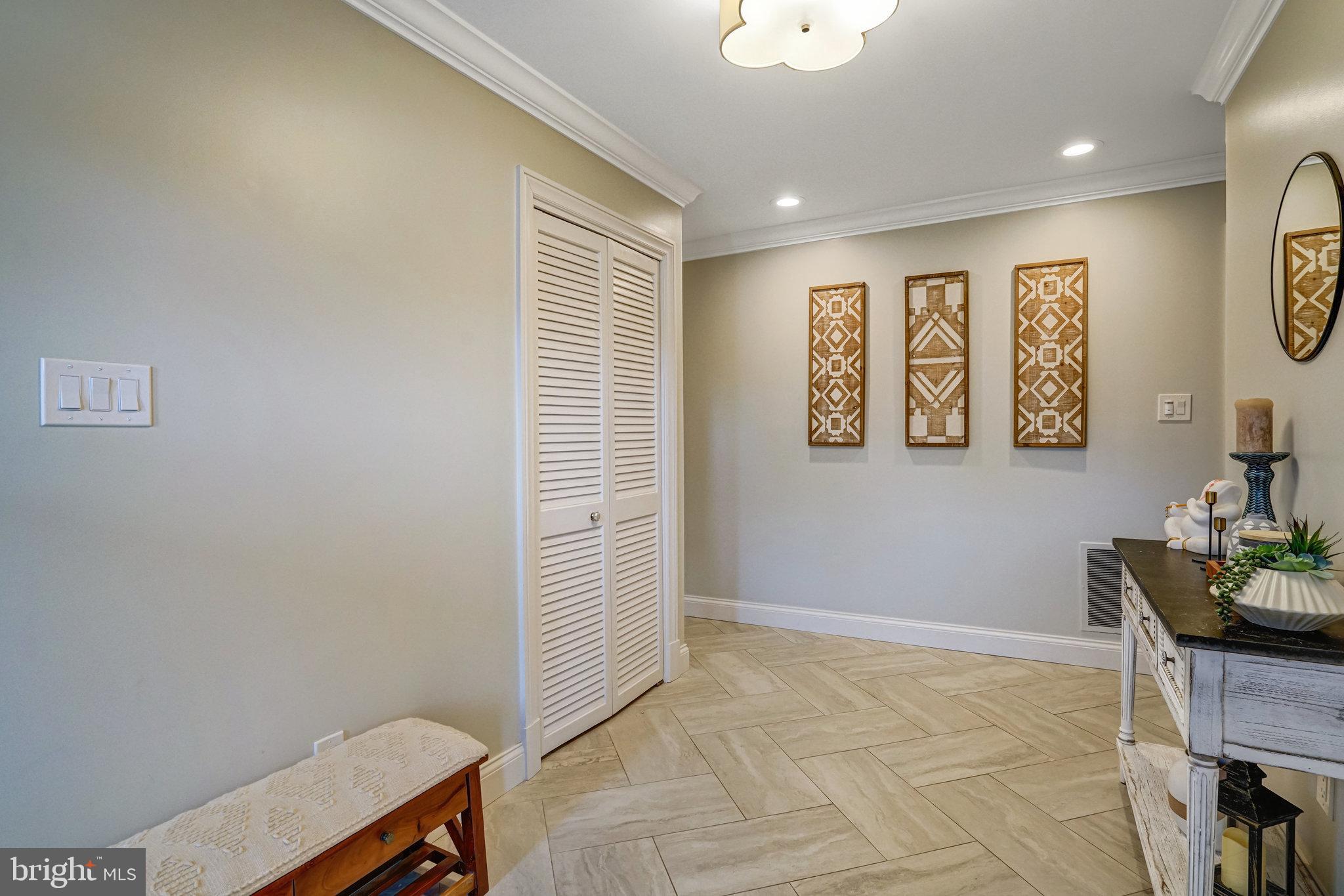 PINECREST - Residential