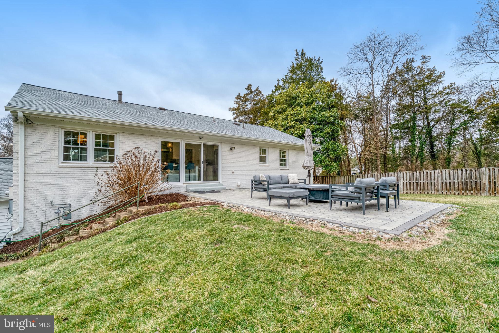 PINECREST - Residential