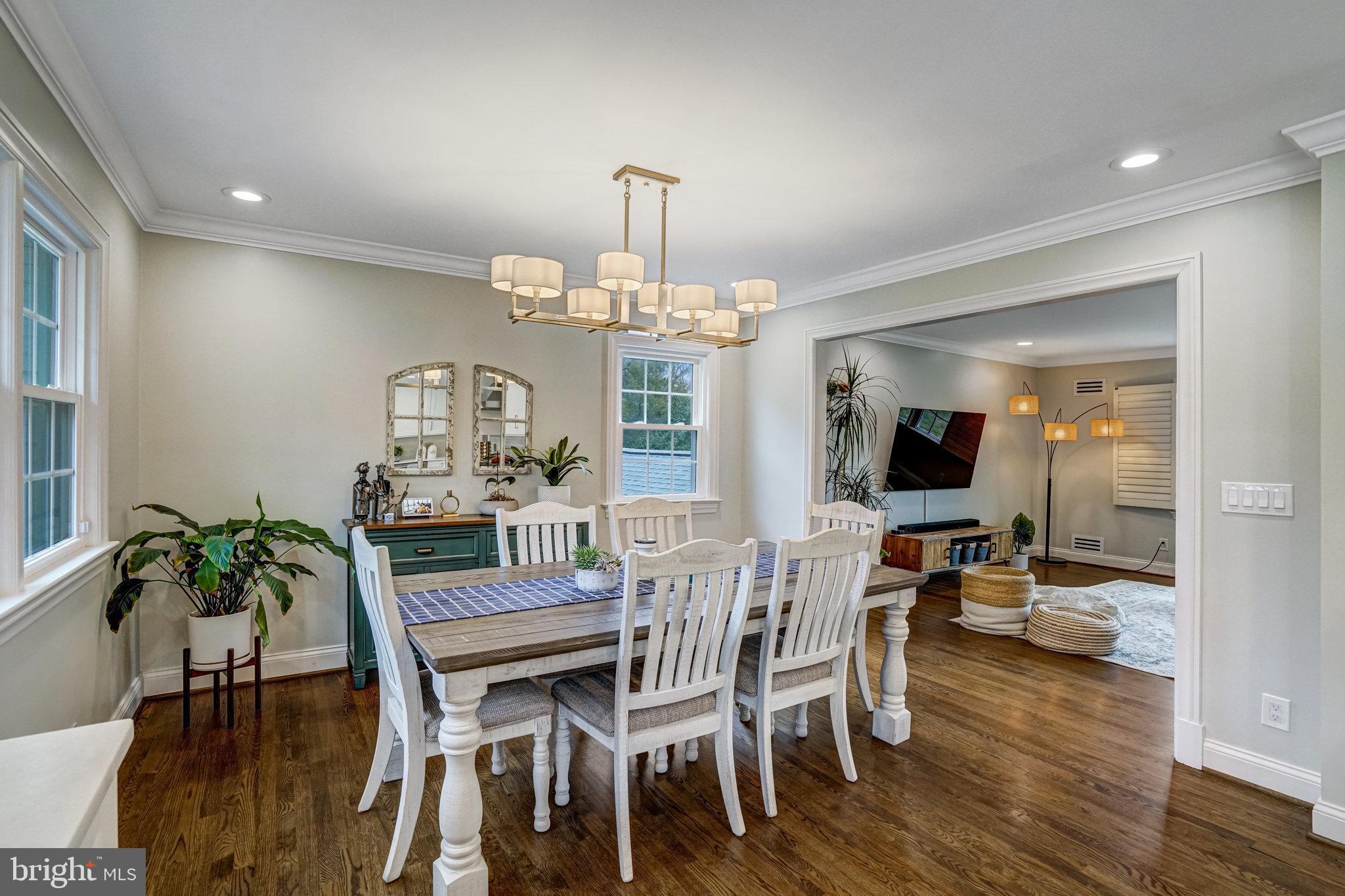 PINECREST - Residential