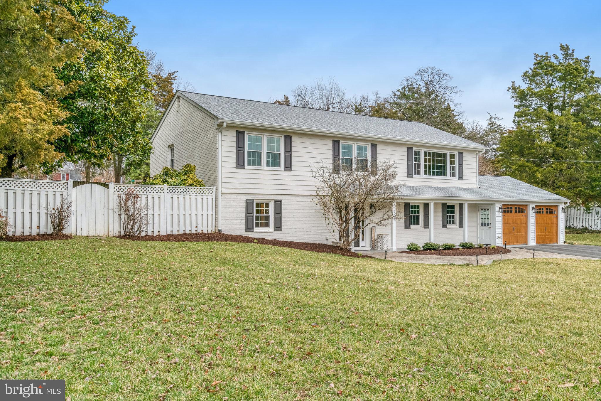 PINECREST - Residential