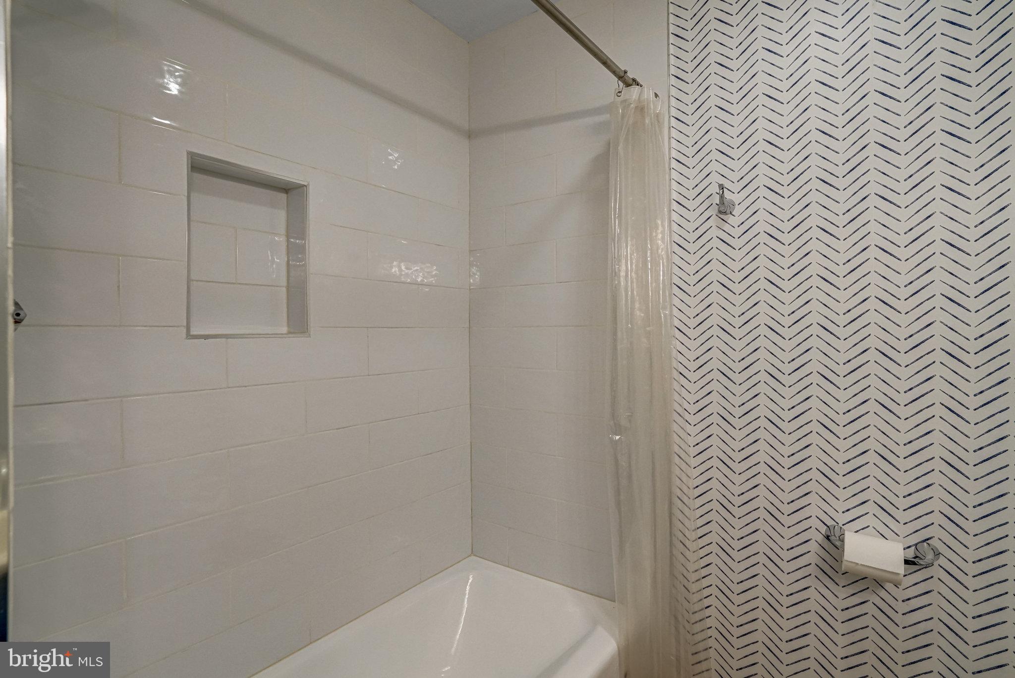 PINECREST - Residential