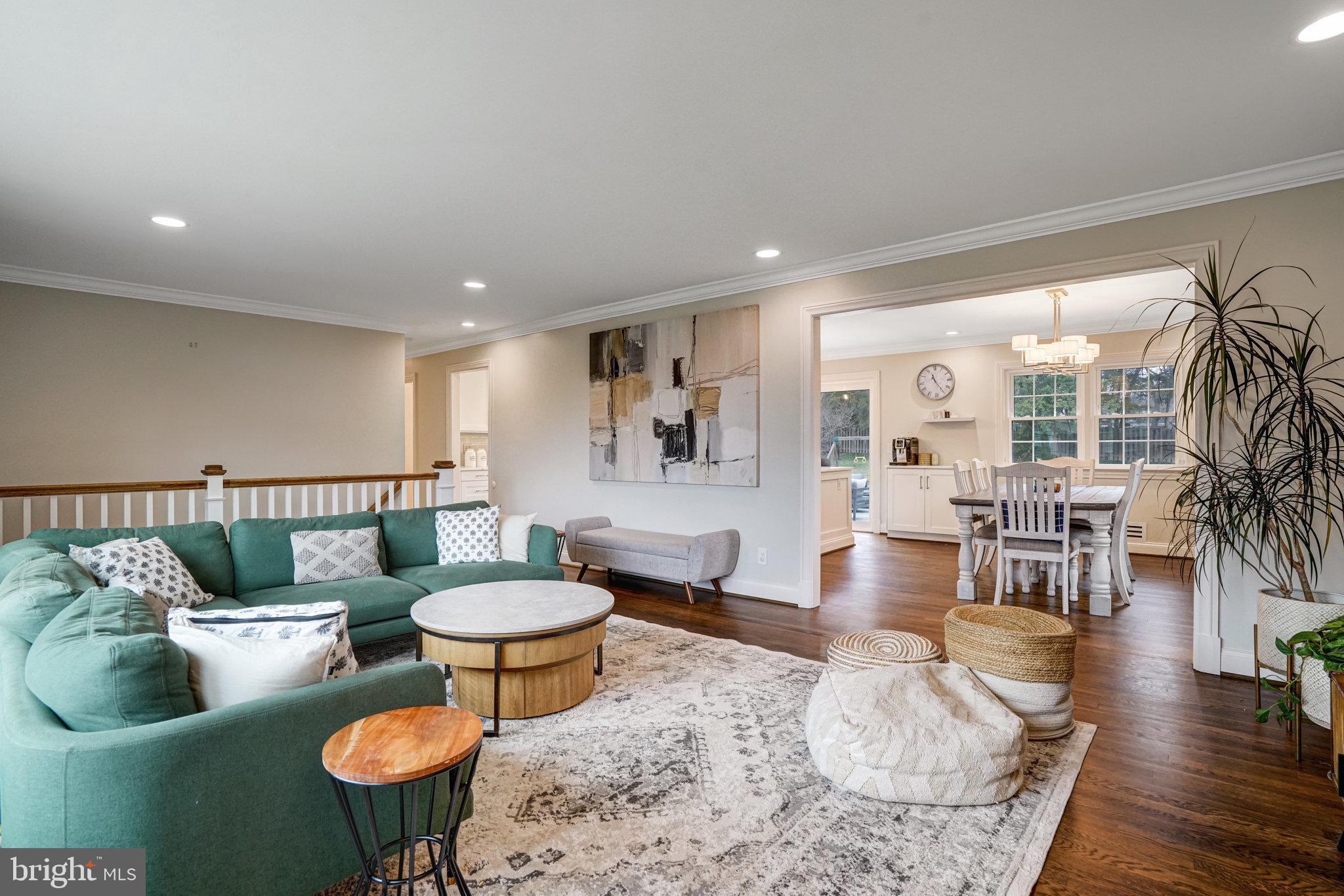 PINECREST - Residential