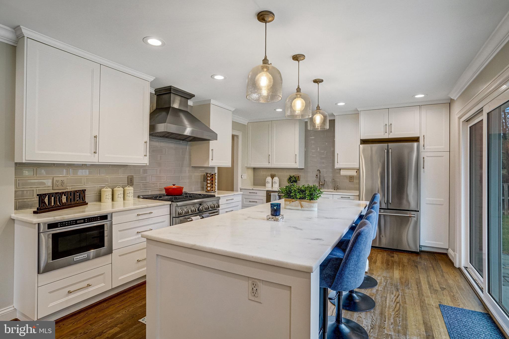 PINECREST - Residential