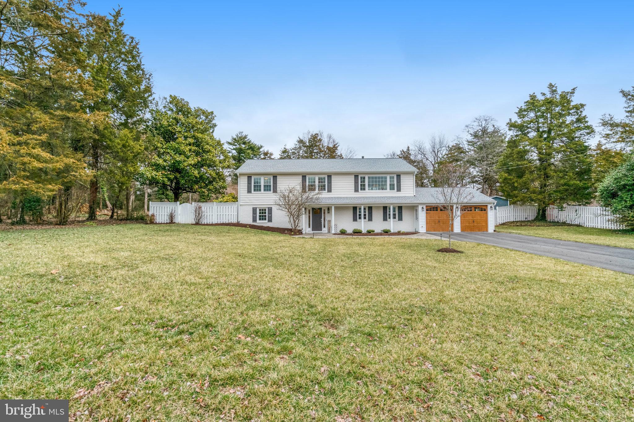 PINECREST - Residential