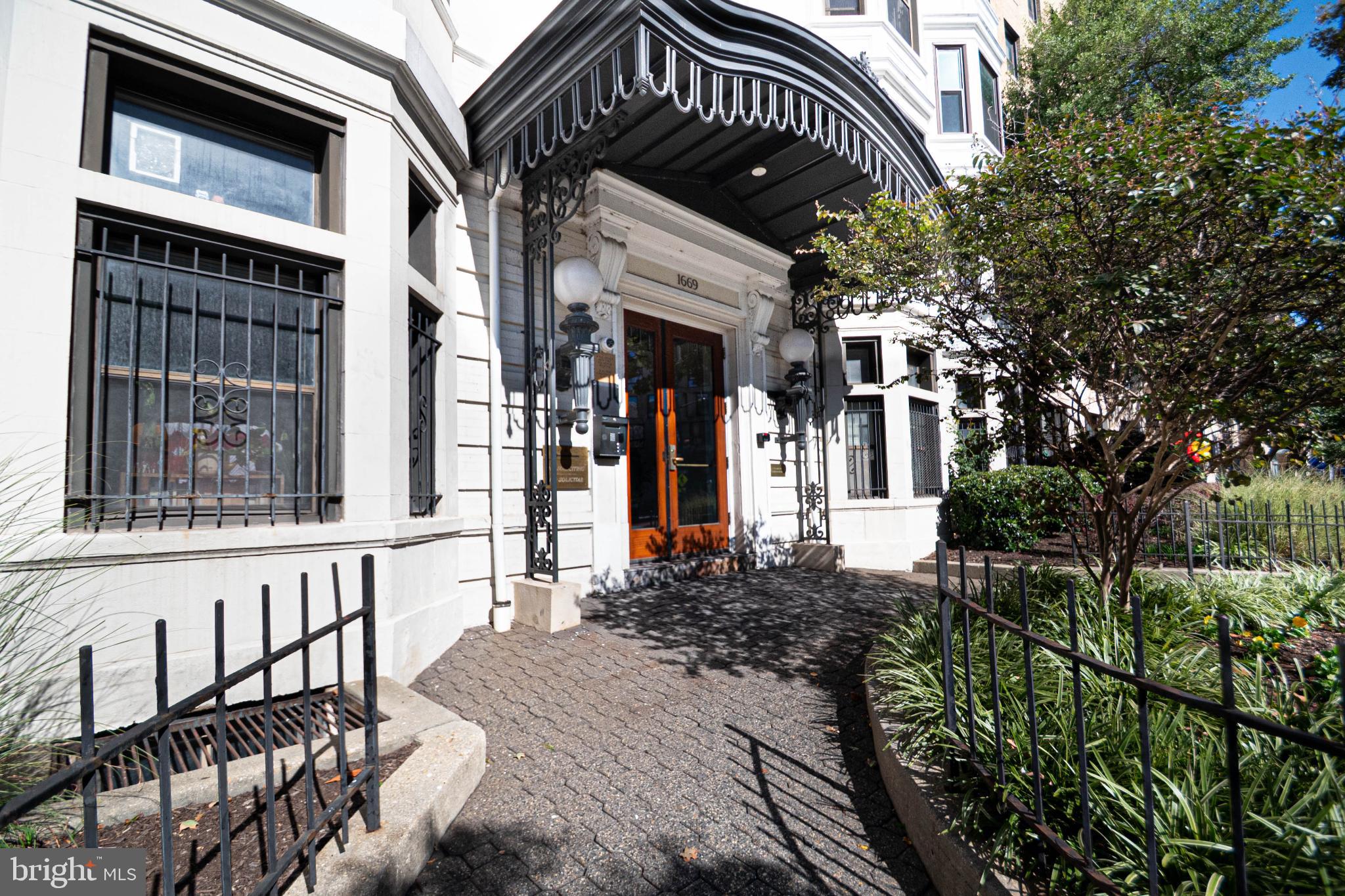 1669 COLUMBIA ROAD NW 109