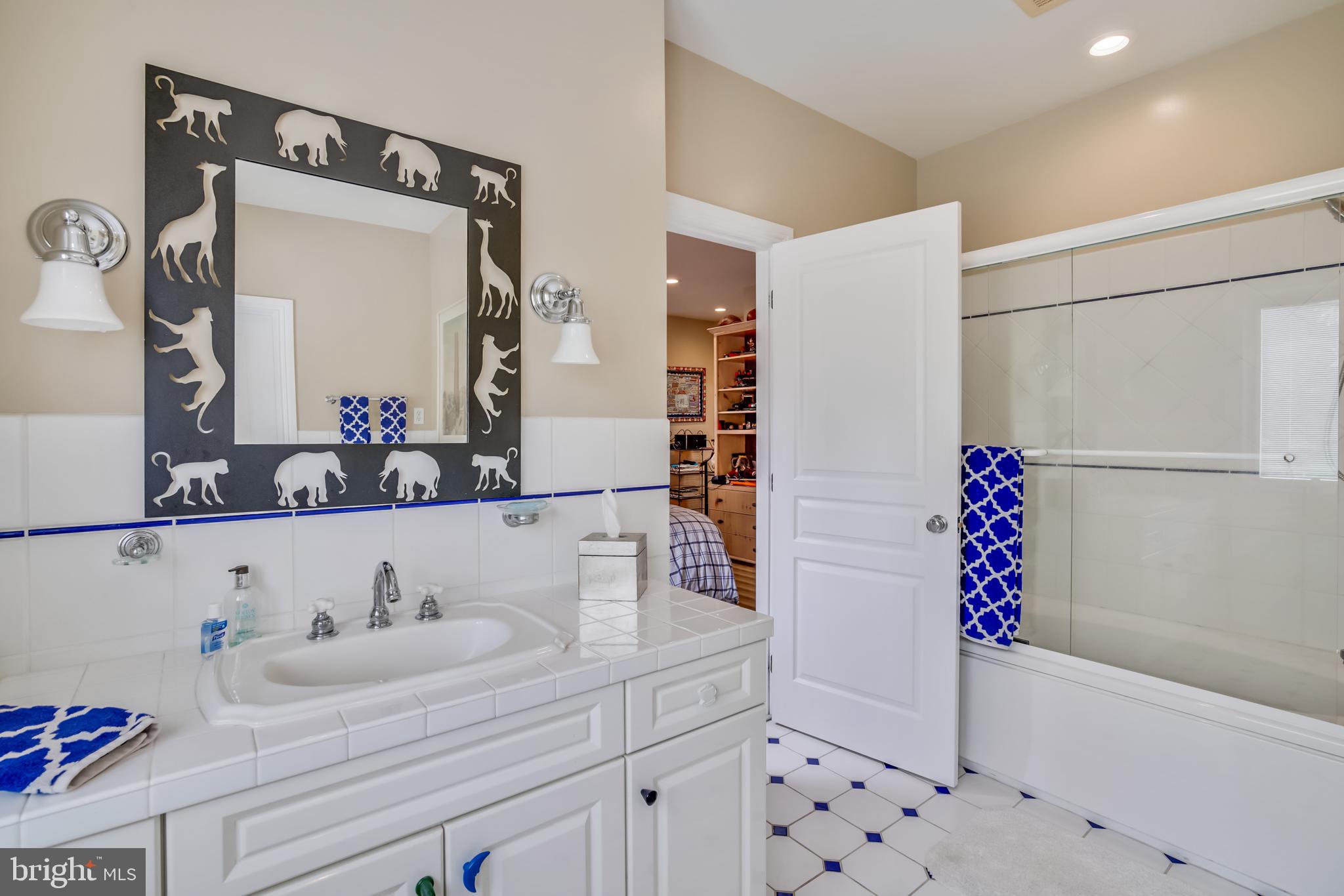 LEISURE HILL - Residential