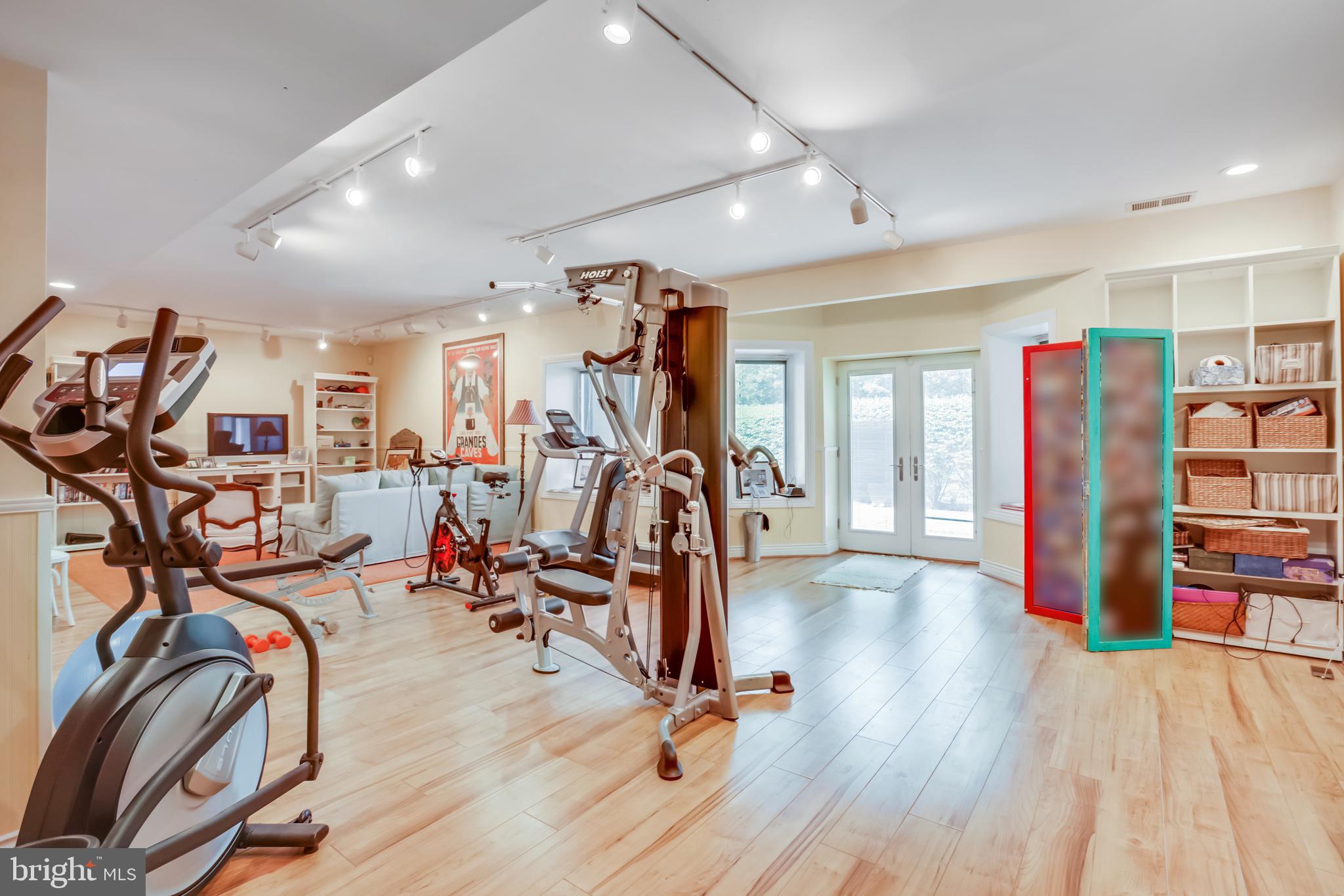 LEISURE HILL - Residential