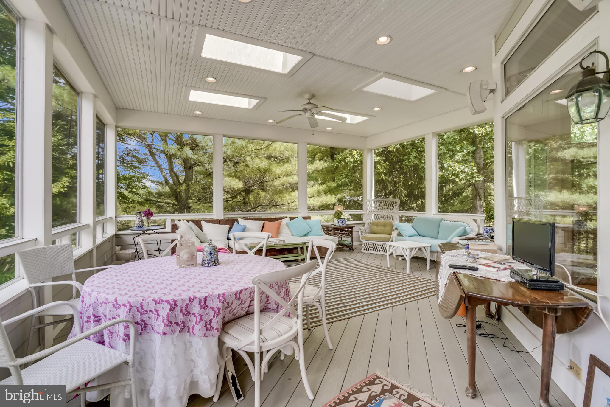 LEISURE HILL - Residential