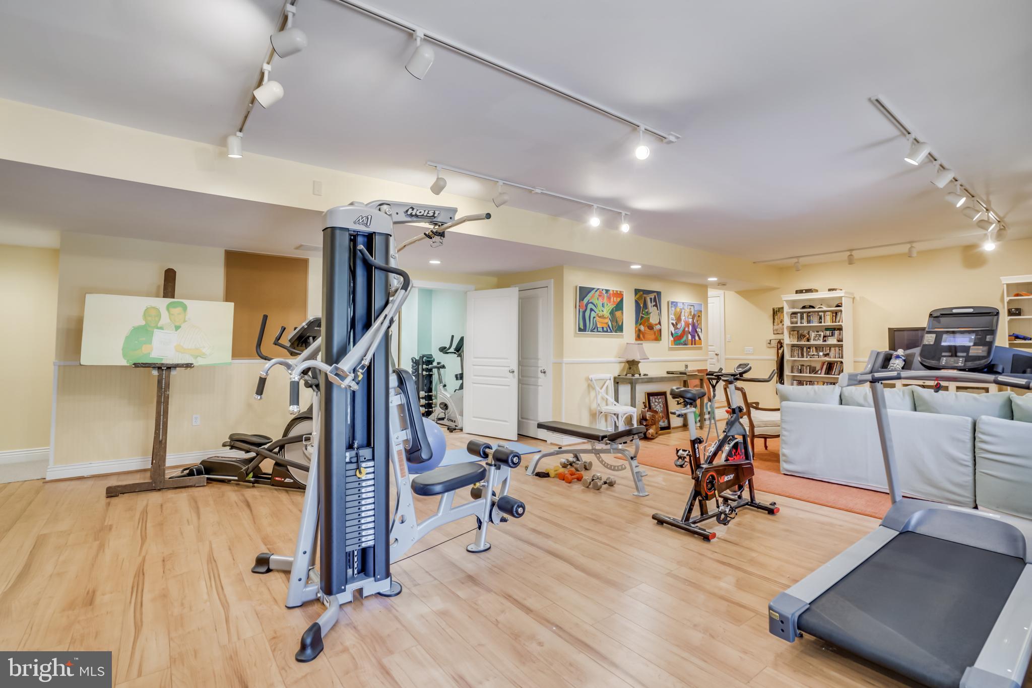 LEISURE HILL - Residential