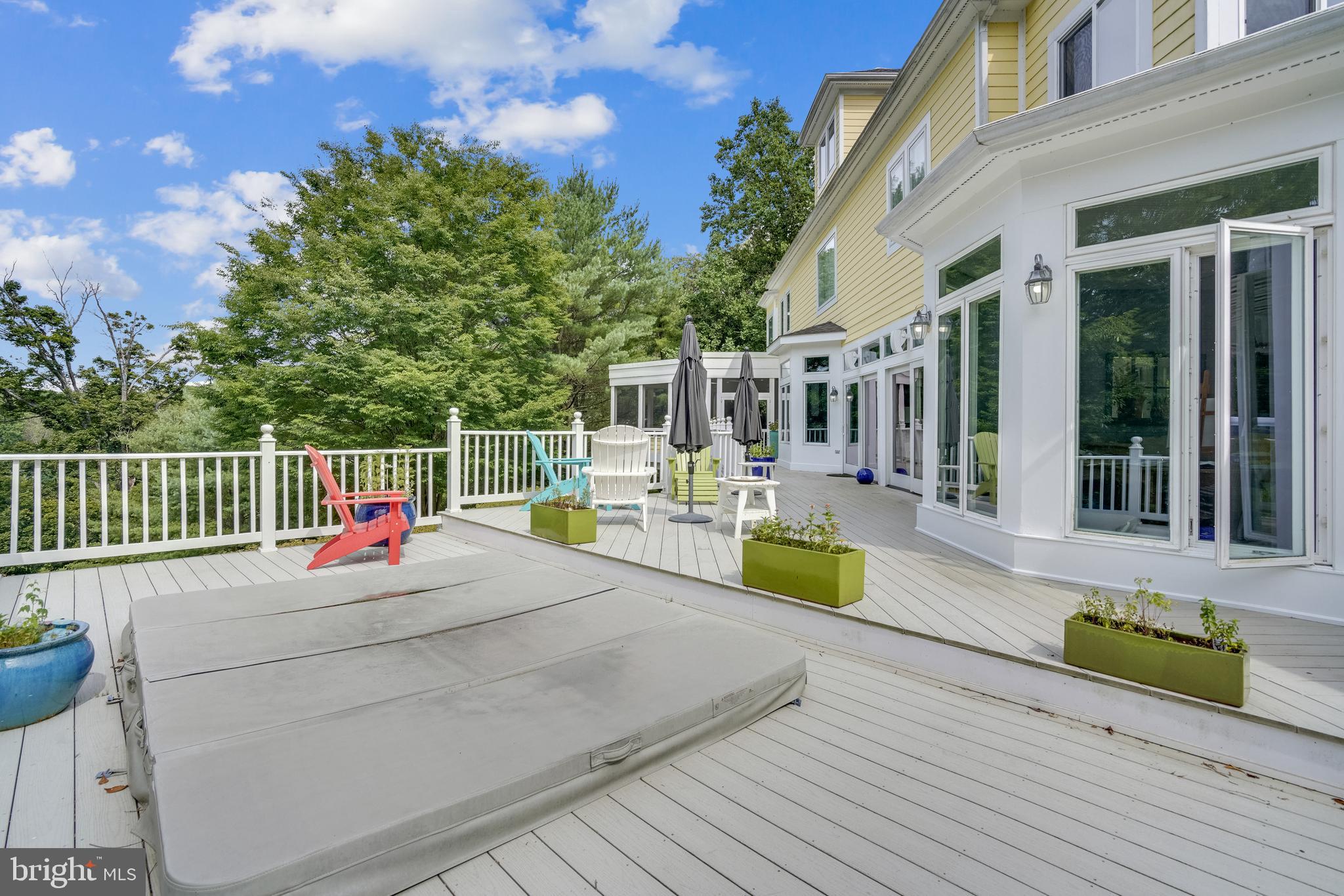 LEISURE HILL - Residential