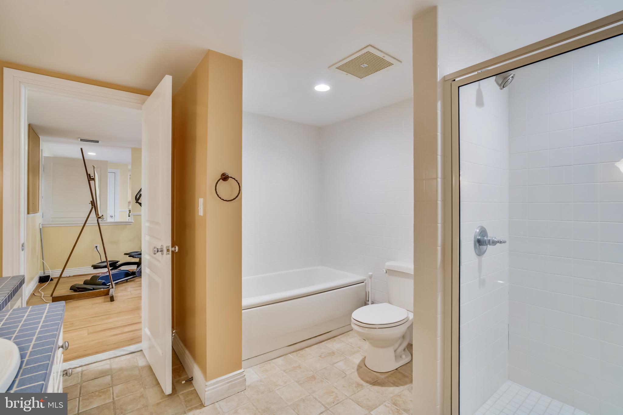 LEISURE HILL - Residential