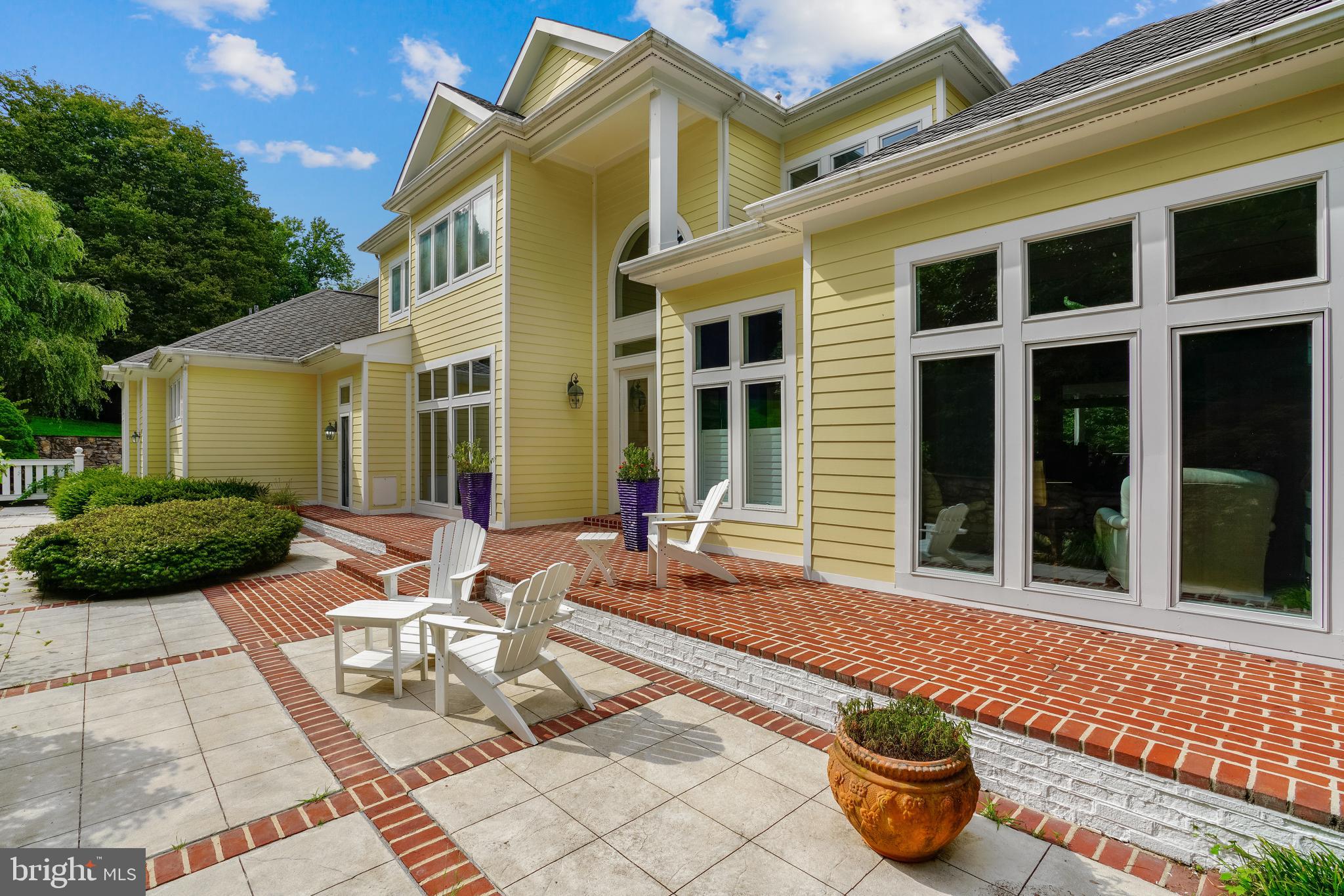 LEISURE HILL - Residential