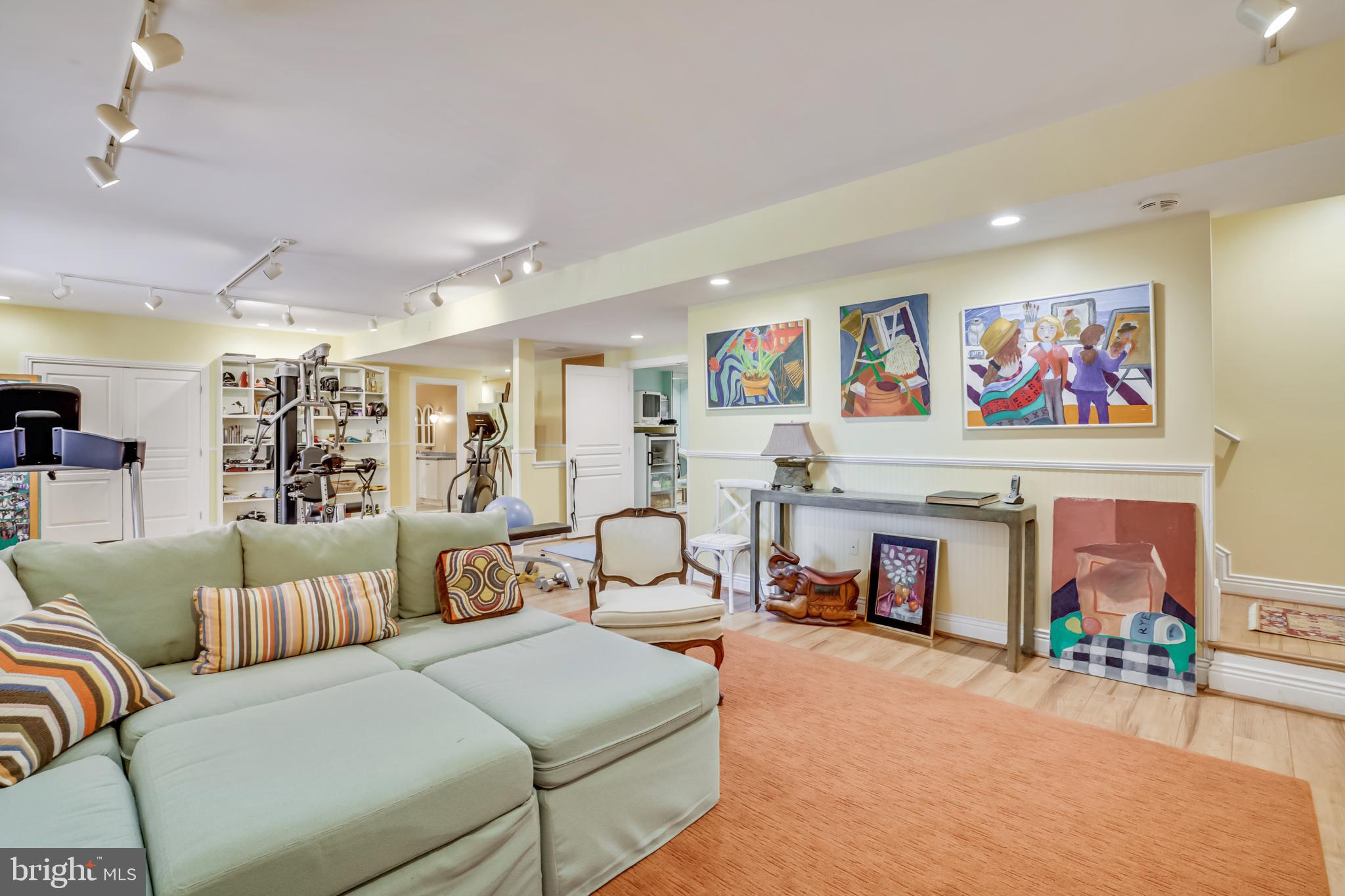 LEISURE HILL - Residential