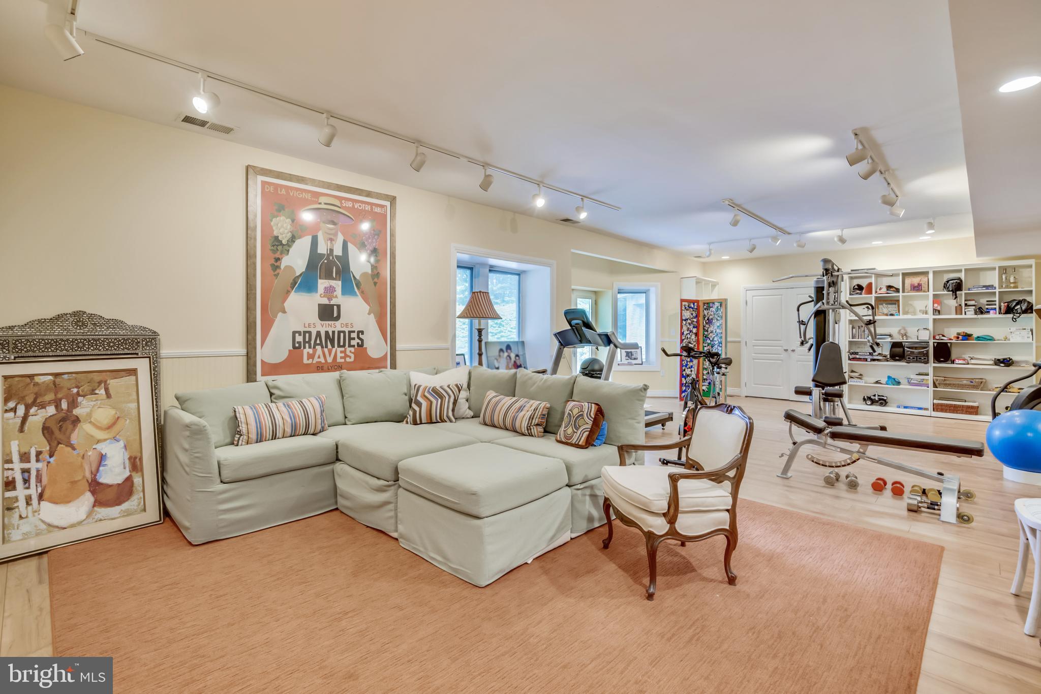 LEISURE HILL - Residential