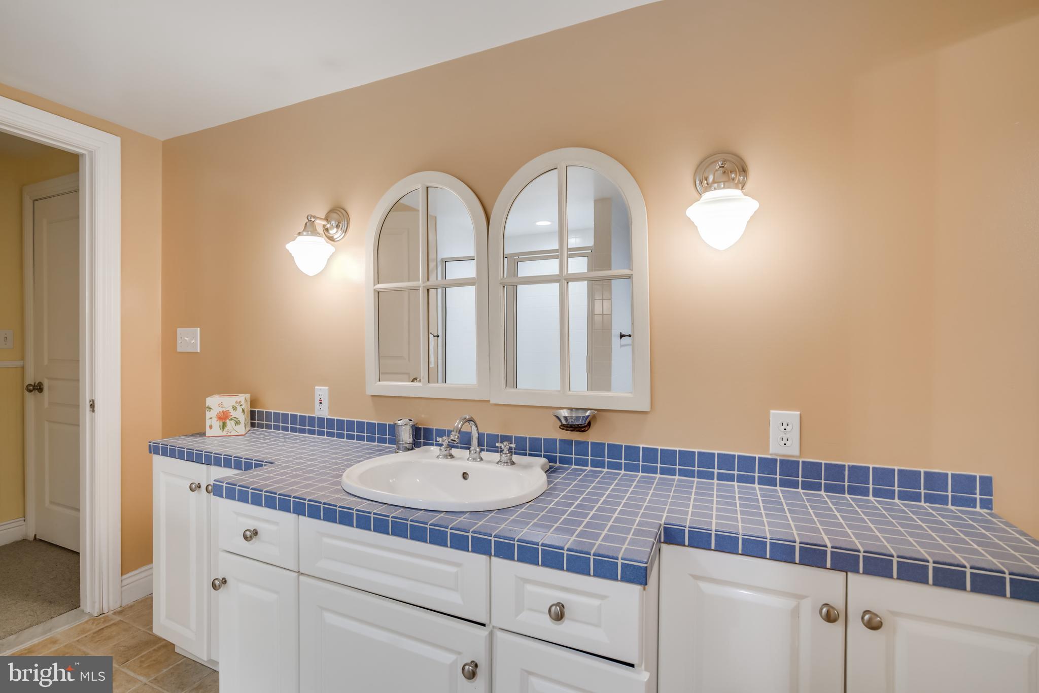 LEISURE HILL - Residential